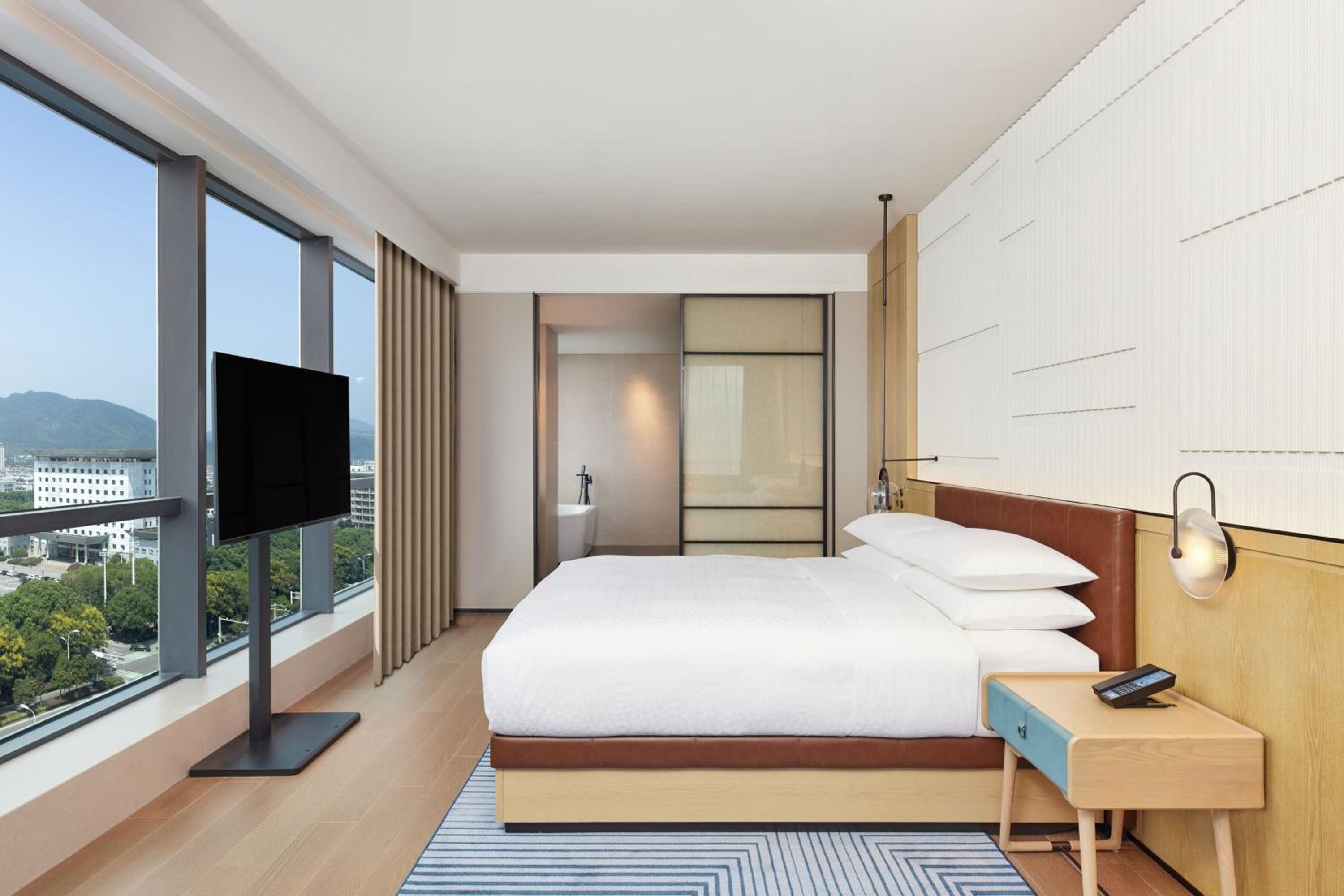 Superior King Suite