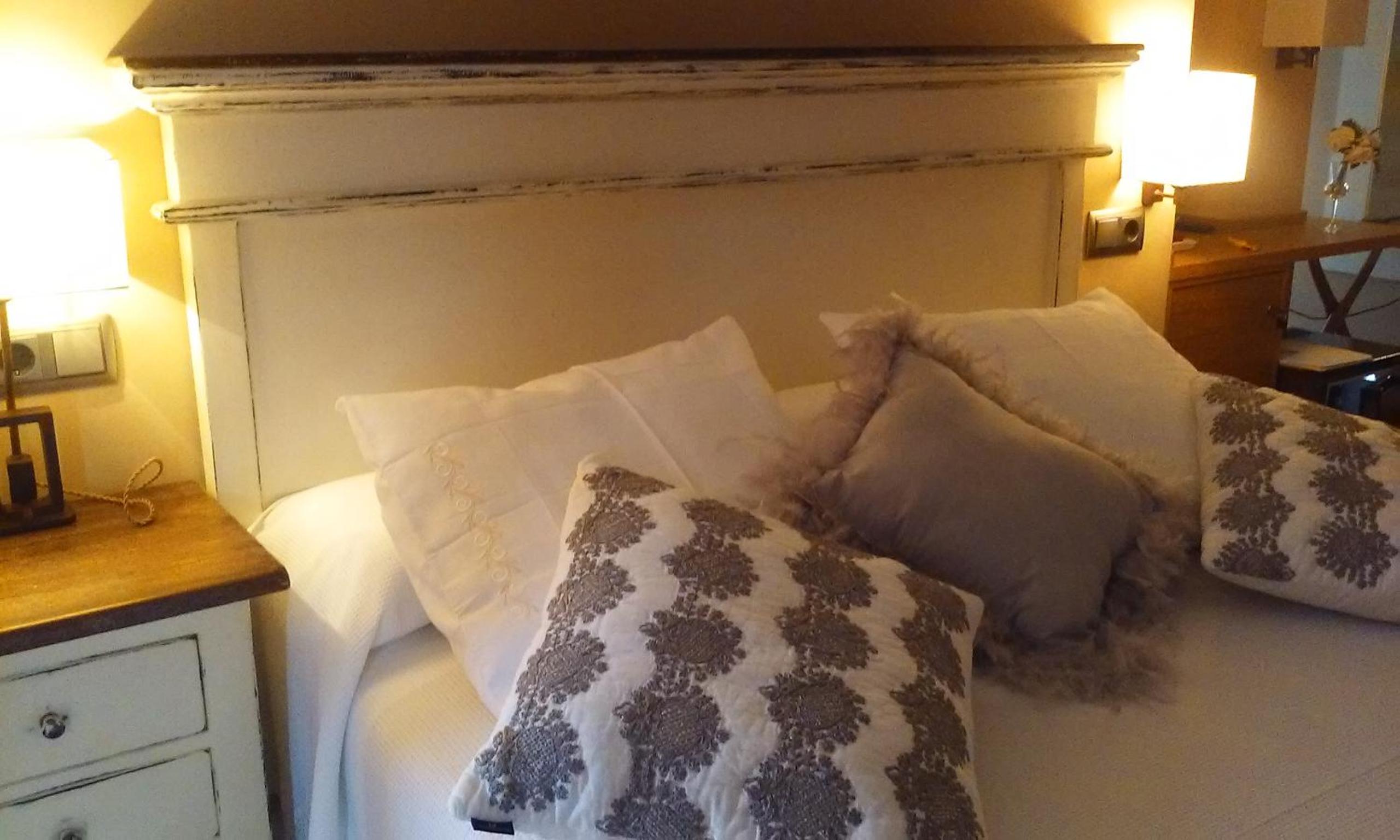 Superior Double or Twin Room - Photo 10