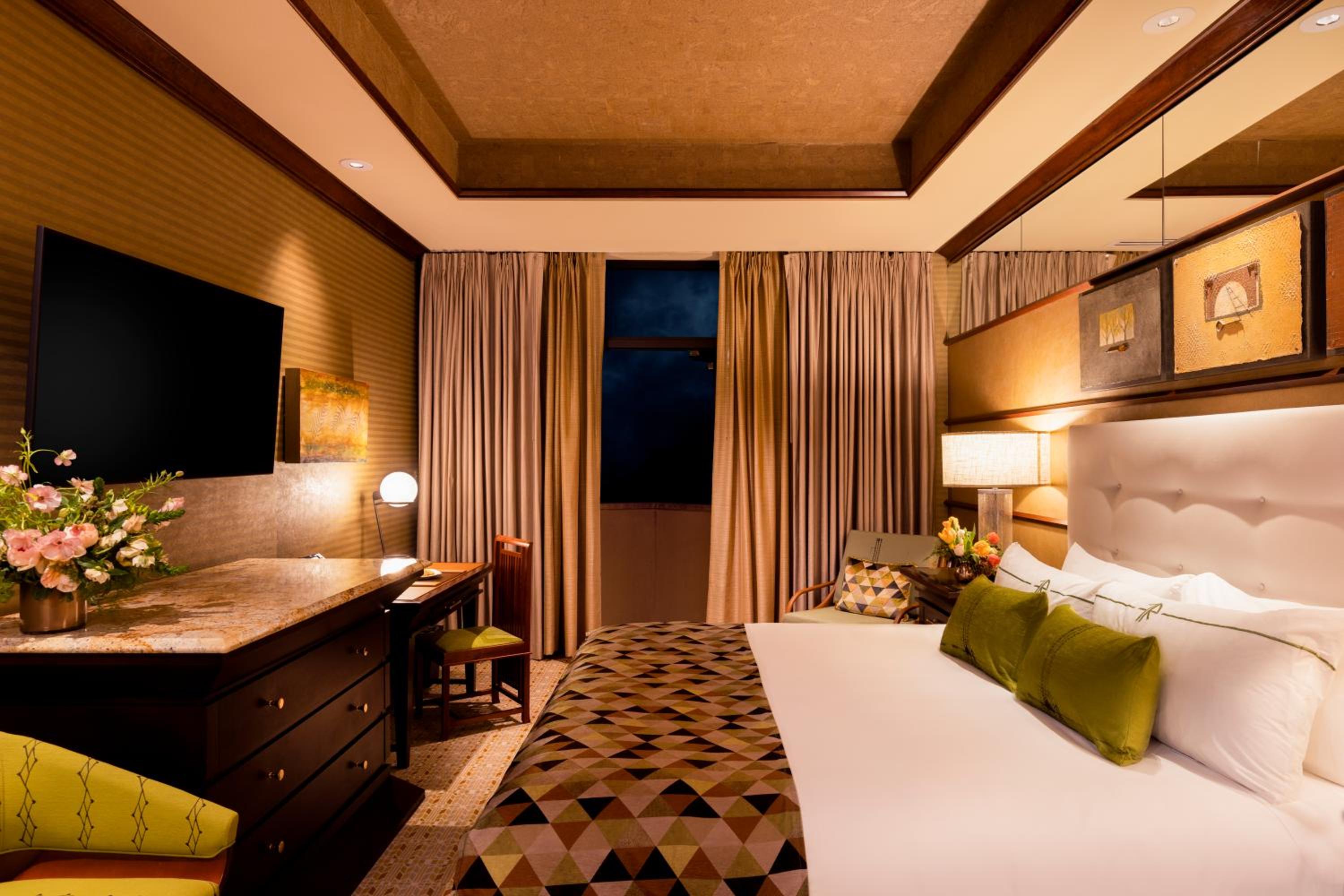Falling Rock King Suite - Adult Only photo 3