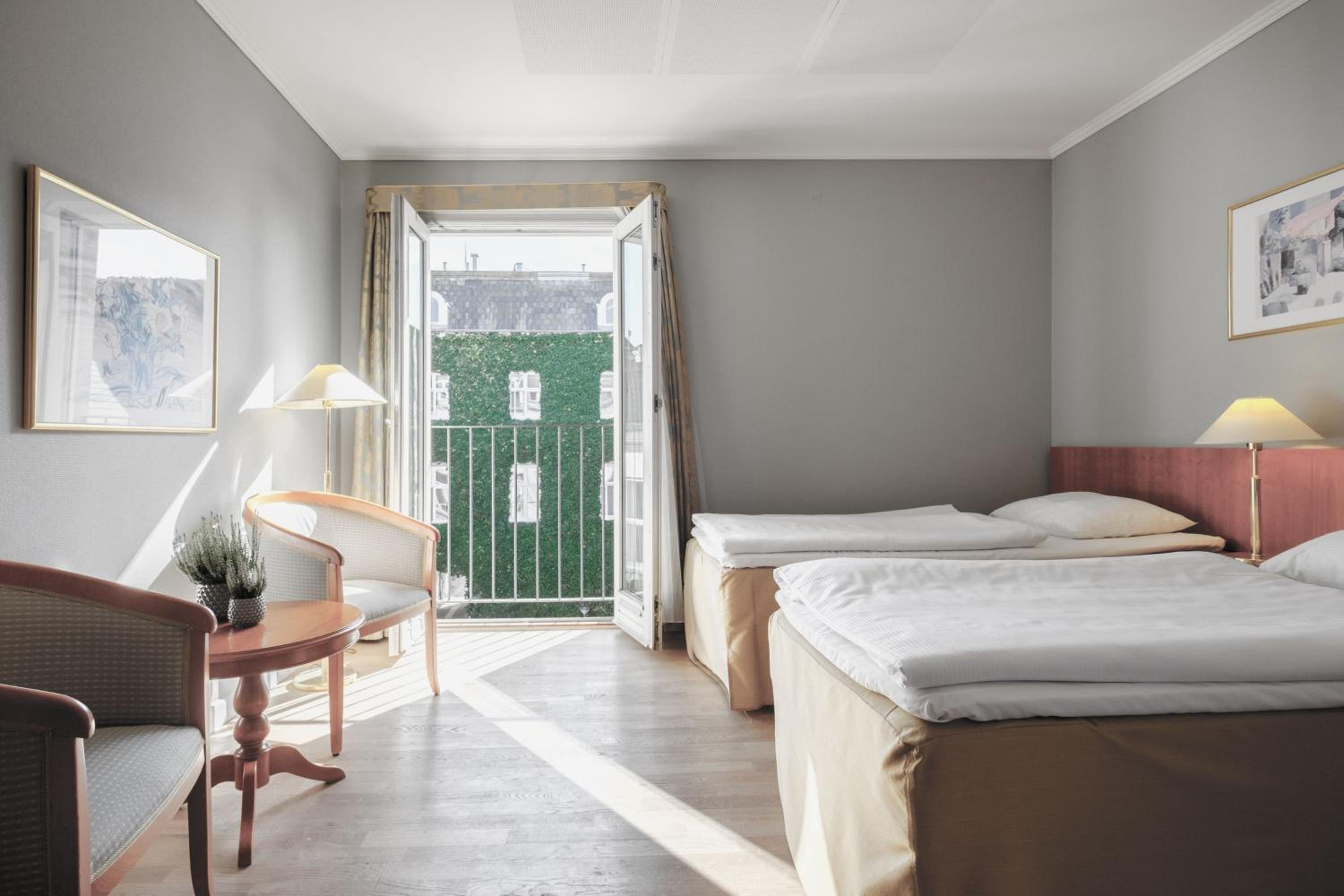 Standard Twin Room with Two Twin Beds