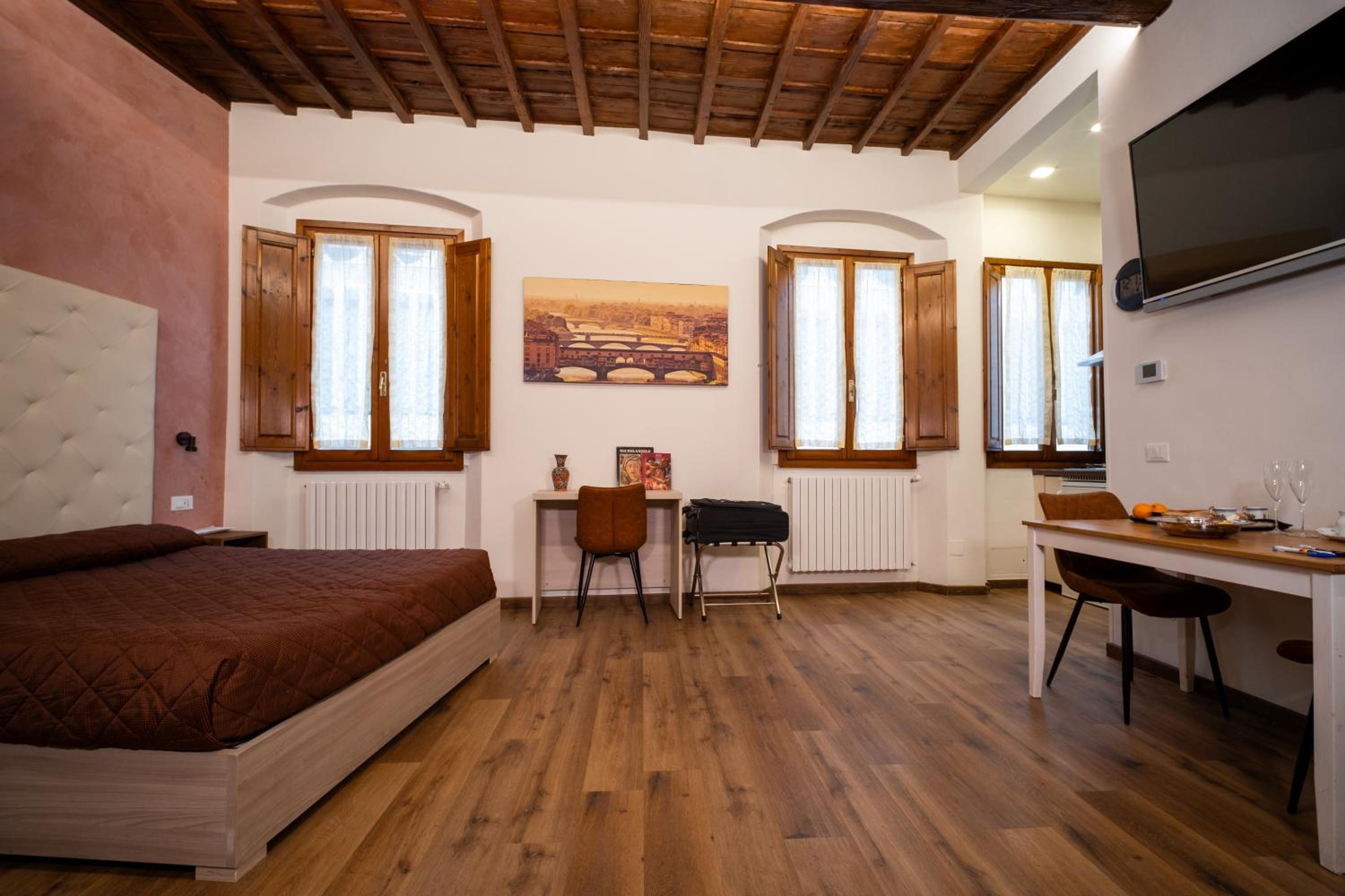 Studio Apartment with One Double Bed photo 2