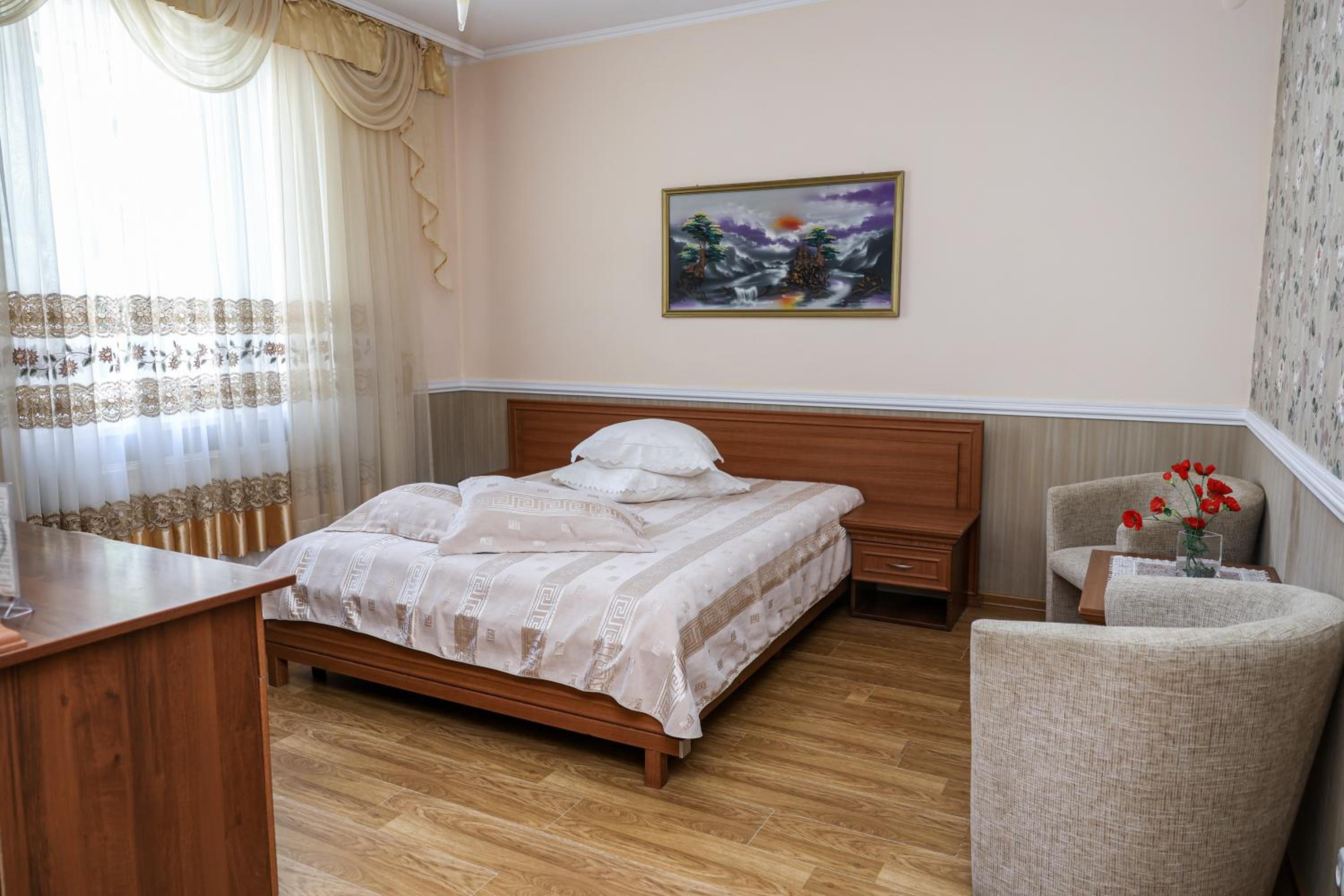 Economy Double Room photo 1