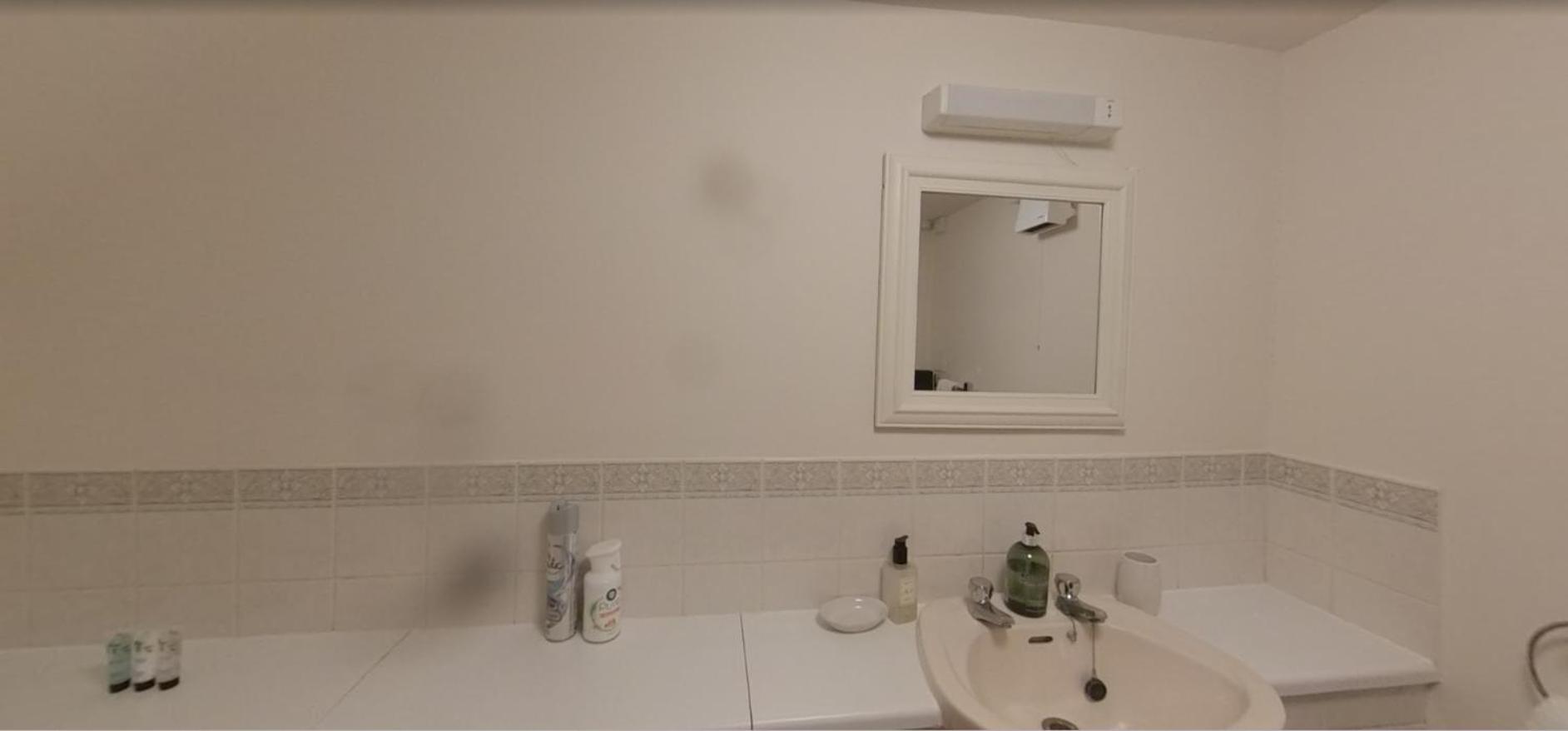 Twin Room with Shower