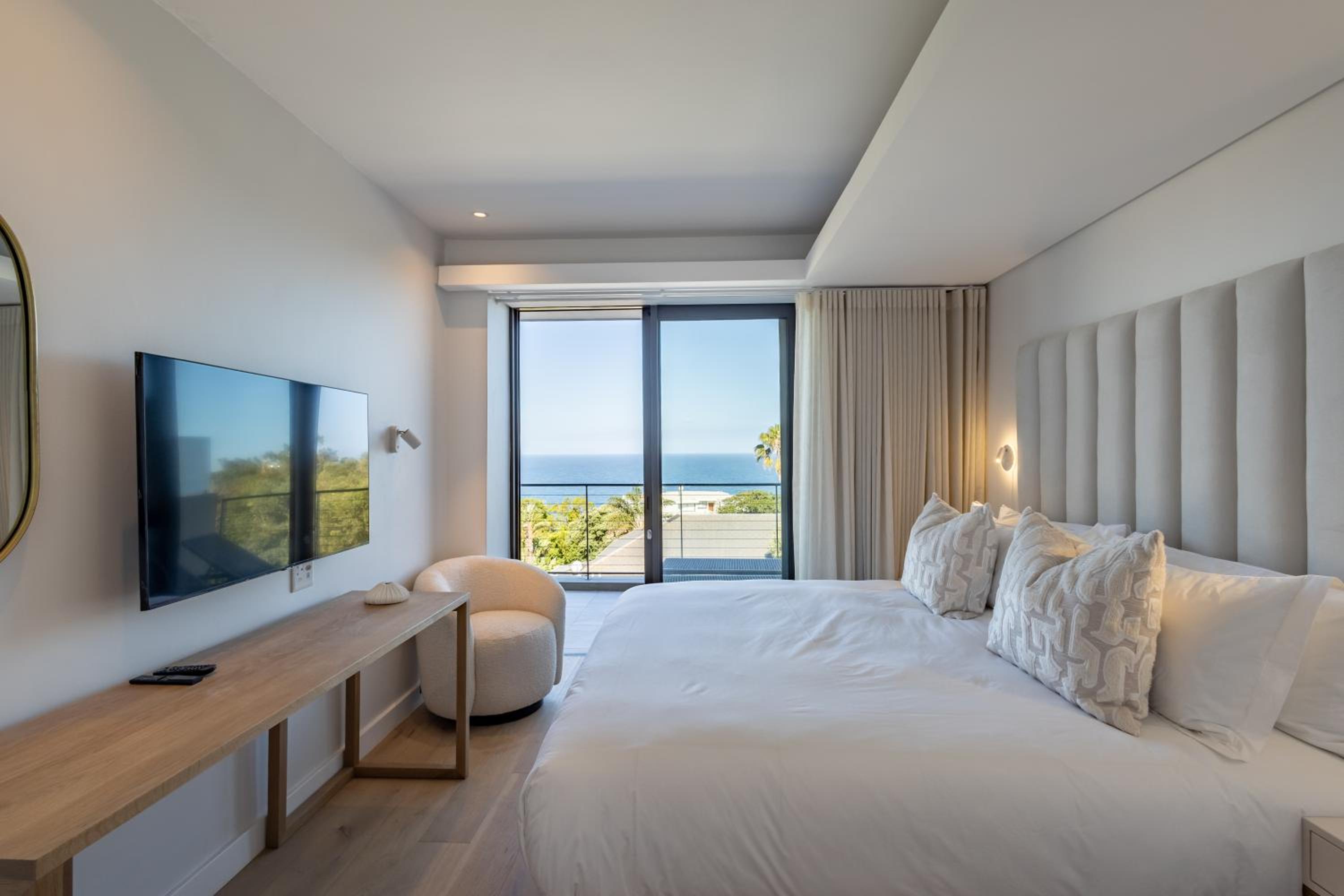 Three Bedroom Luxury Apartment 205