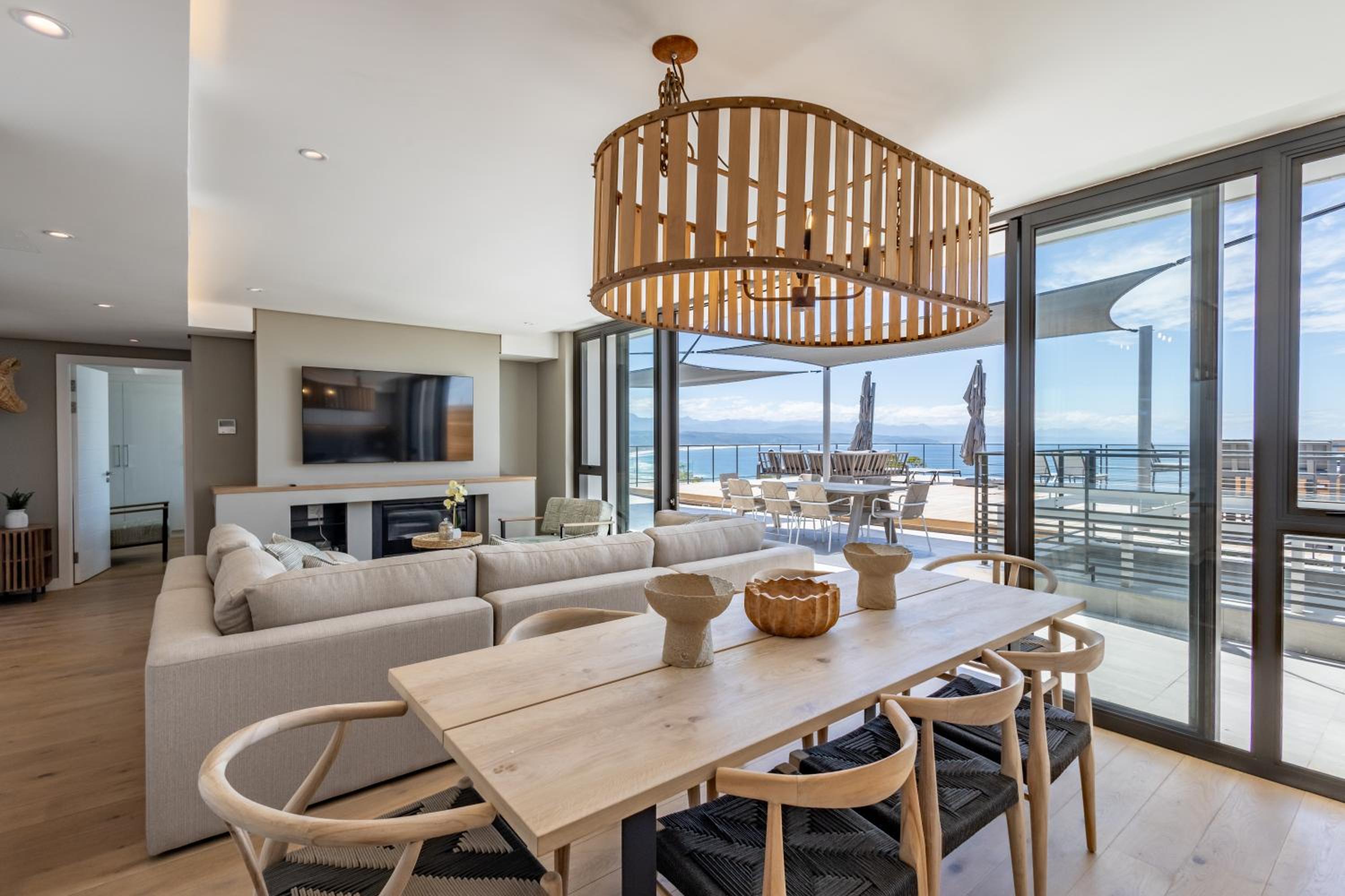 Three Bedroom Luxury Penthouse Apartment with Private Pool 406