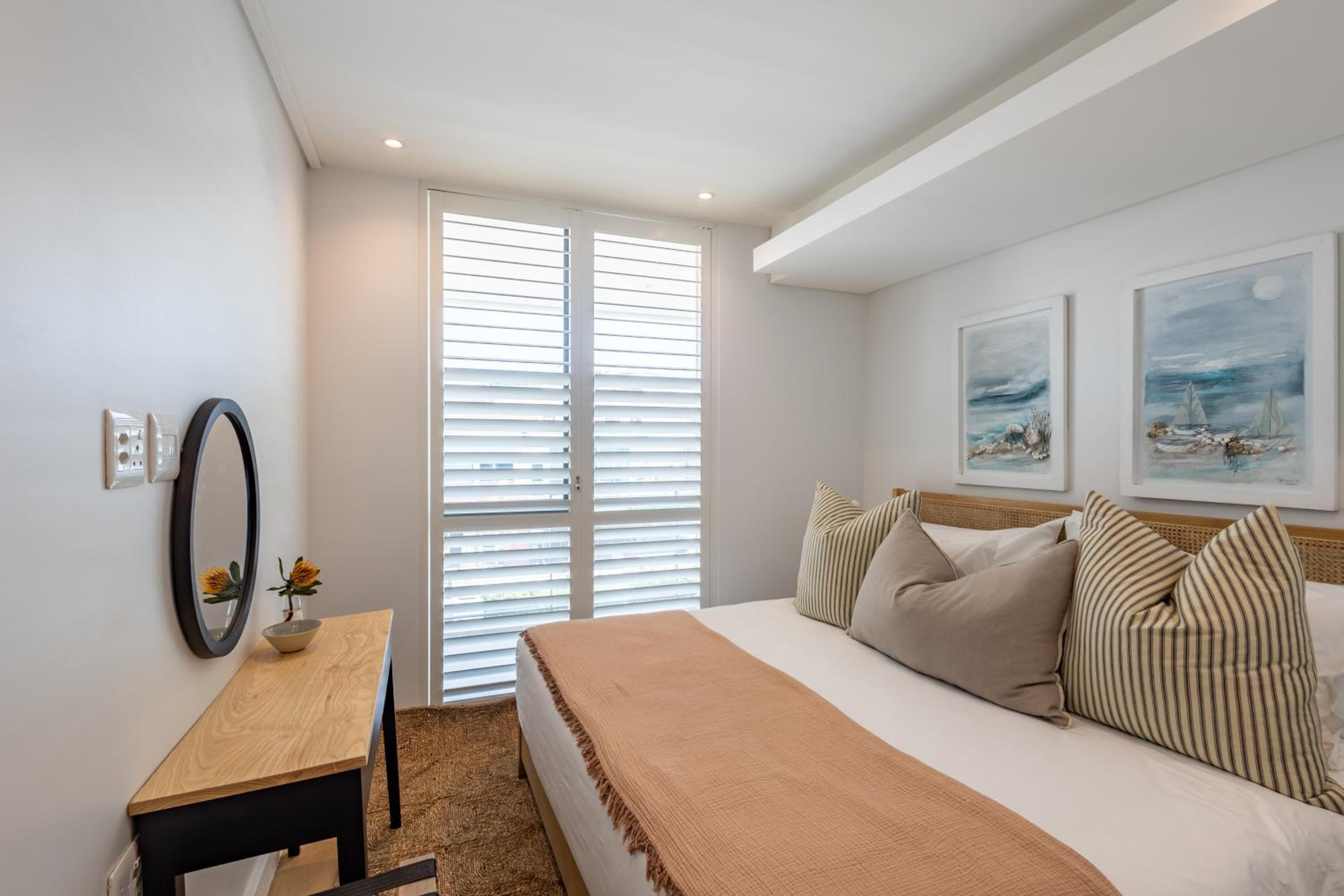 Three Bedroom Luxury Penthouse Apartment with Jacuzzi 405