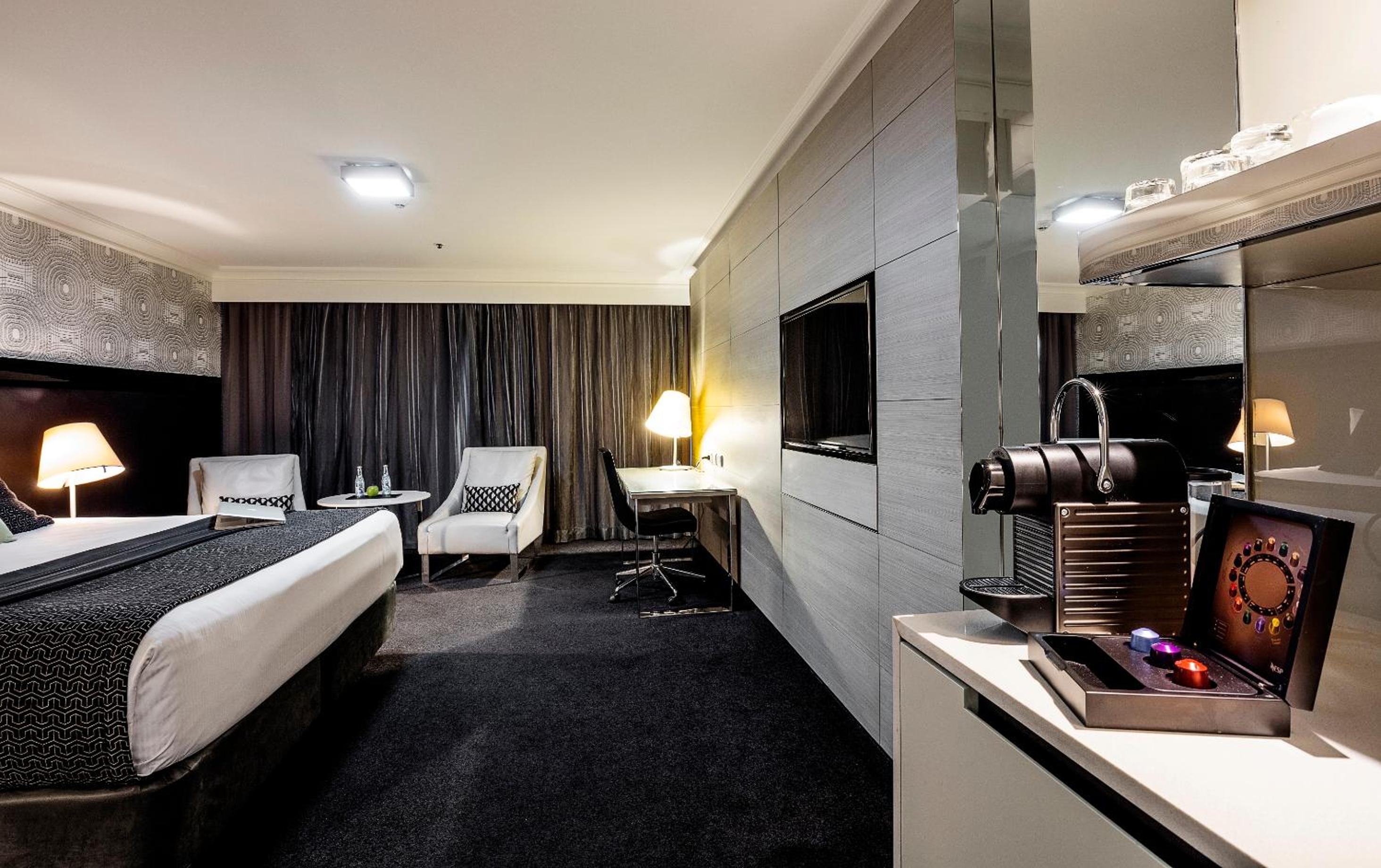 Executive King Room - Photo 5
