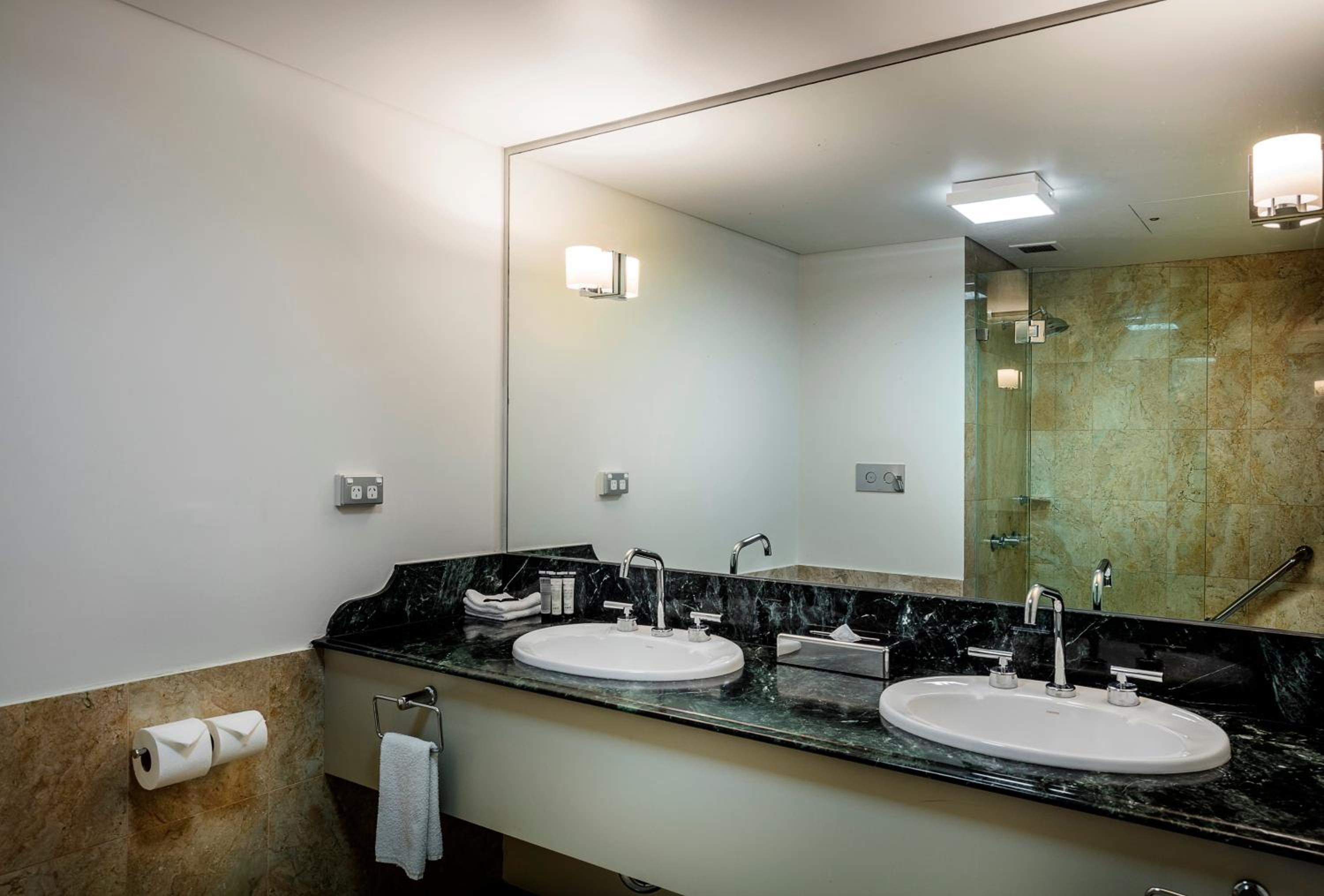 Deluxe Twin Room - Photo 3