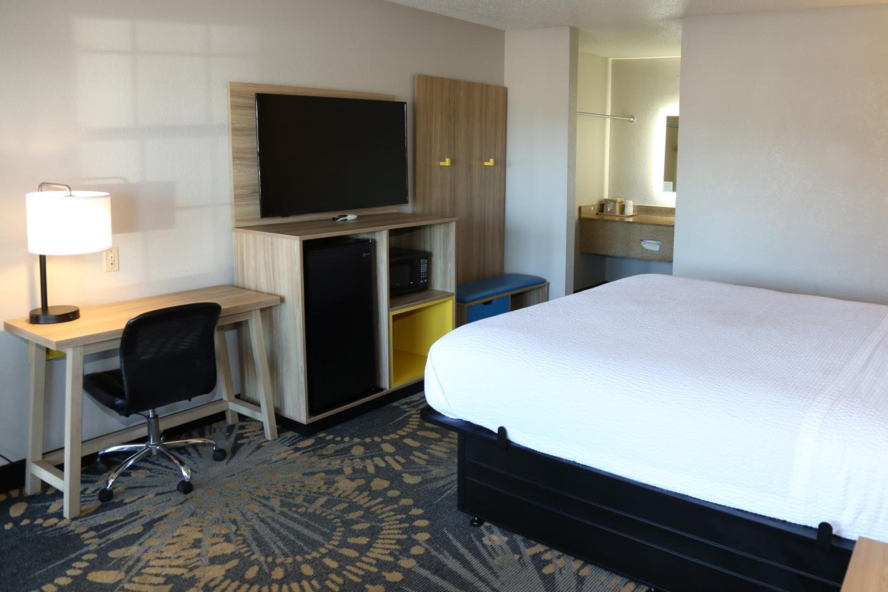 King Room - Disability Access/Non-Smoking - Photo 6
