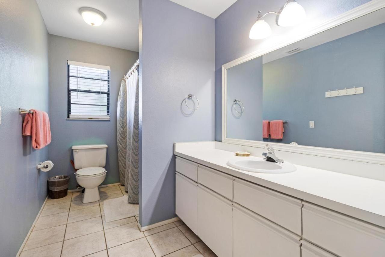 Three-Bedroom House photo 2