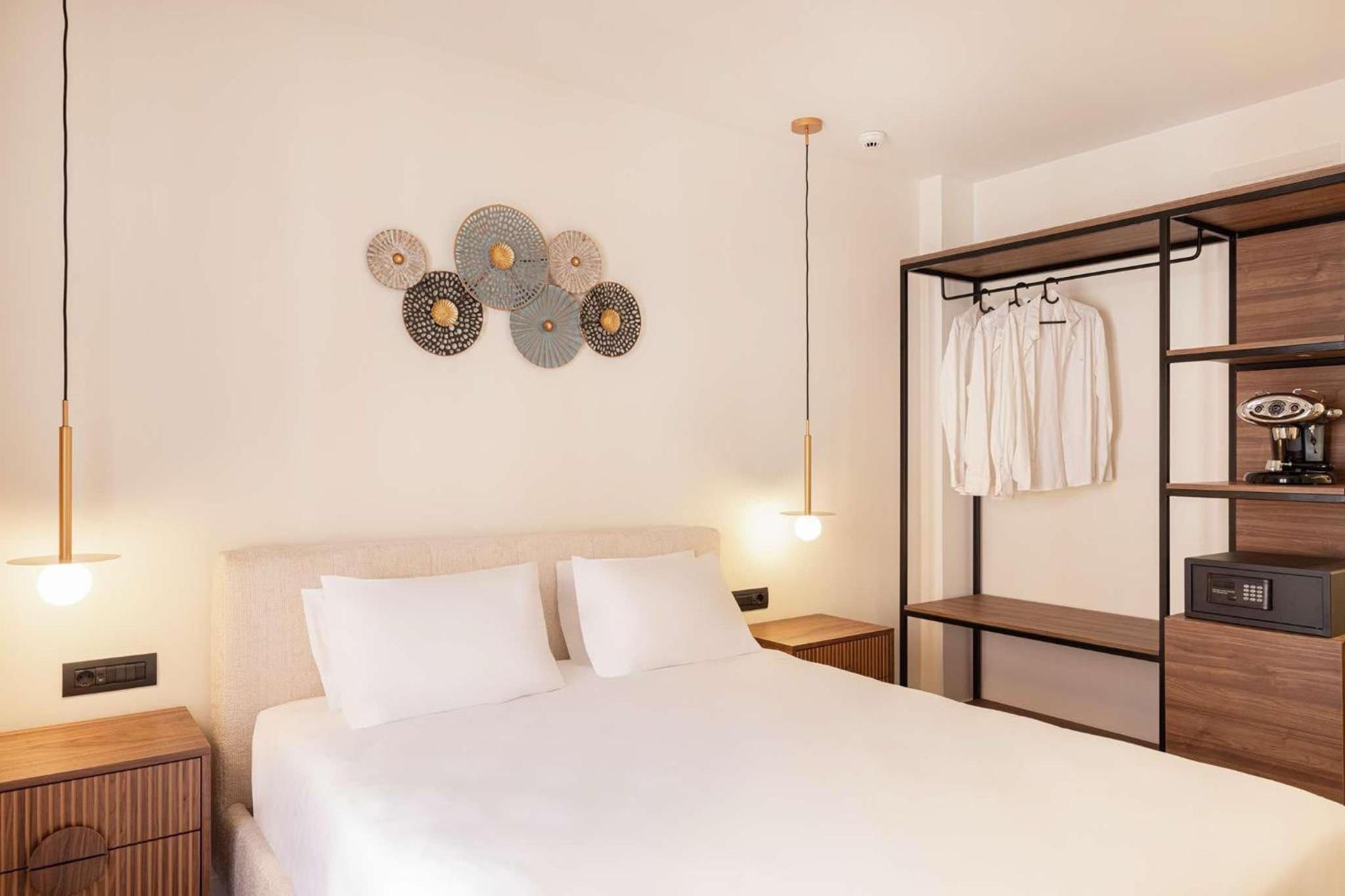 Deluxe Double or Twin Room with Mountain View