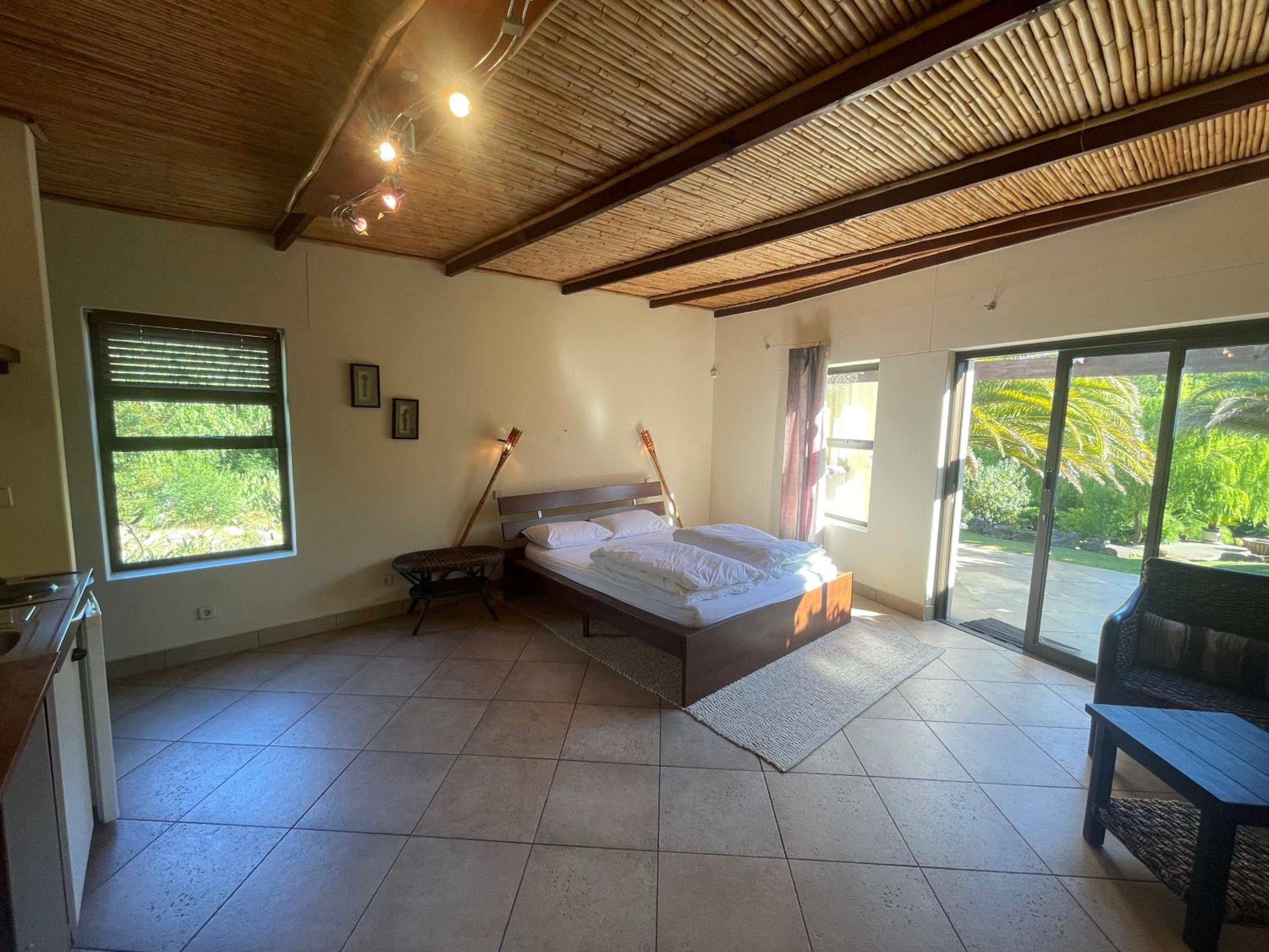 Bungalow with Garden View photo 3