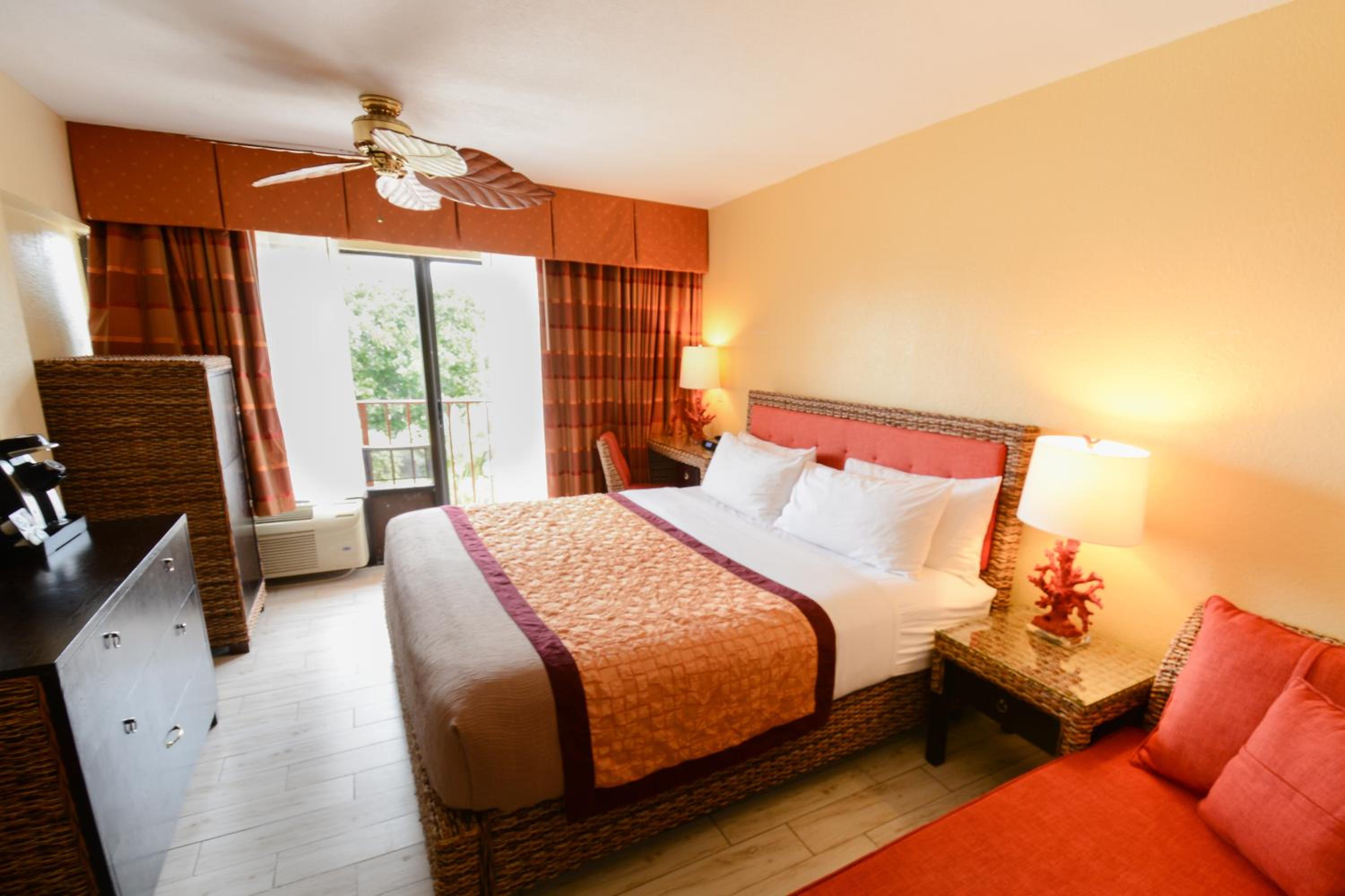 King Room with Ocean View - Photo 6