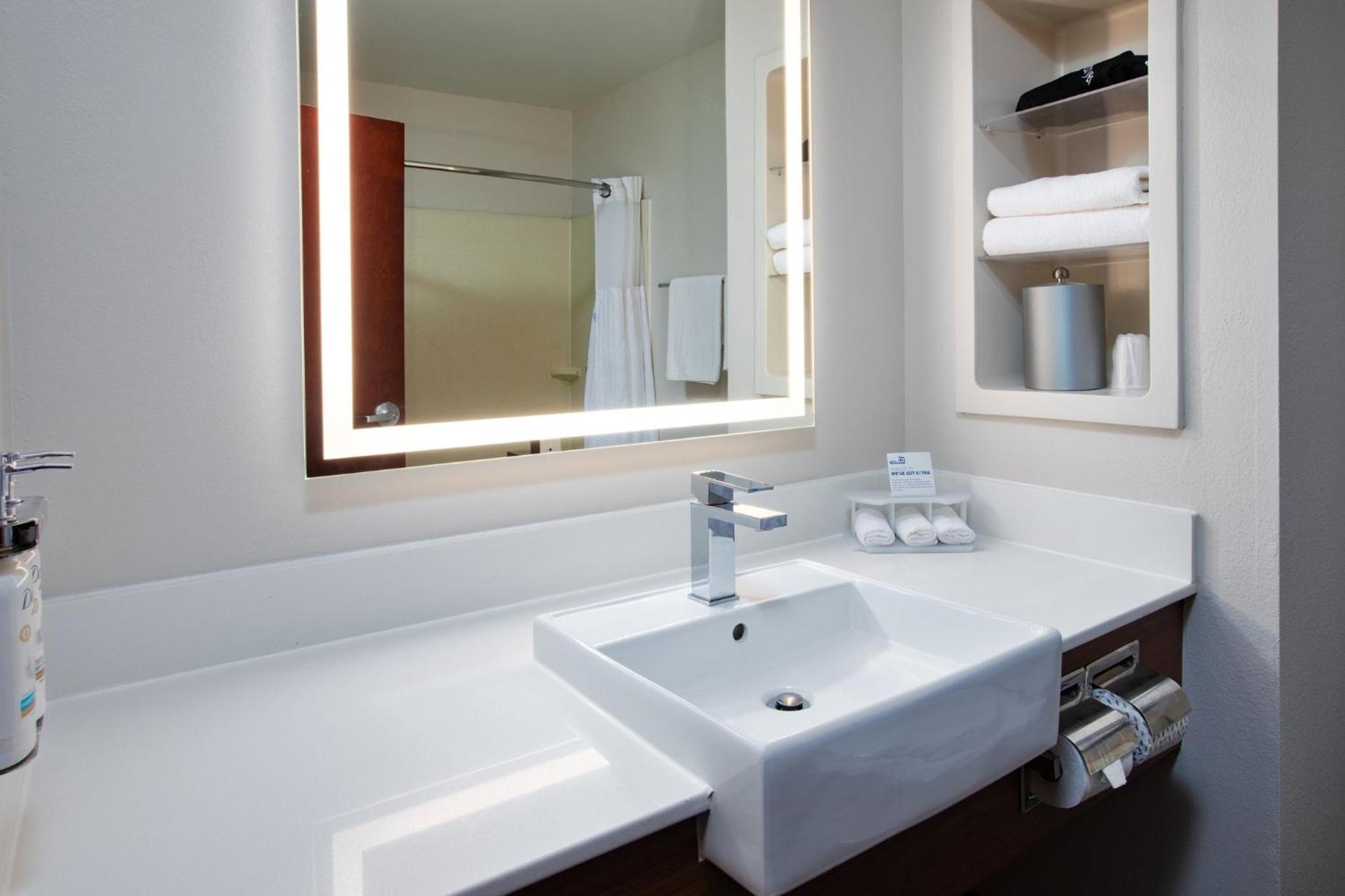 Standard King Room - Photo 1