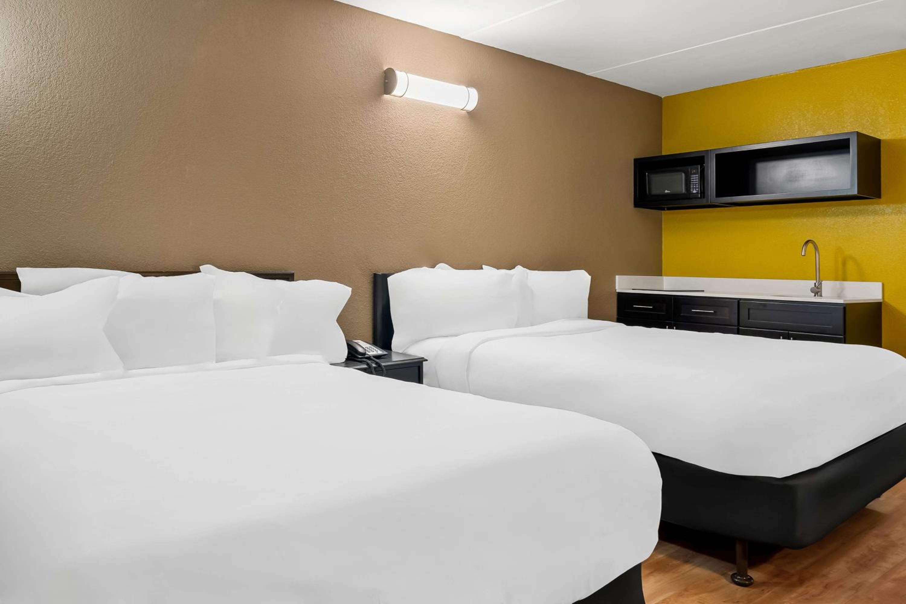 1 King Bed Non Smoking - Photo 1