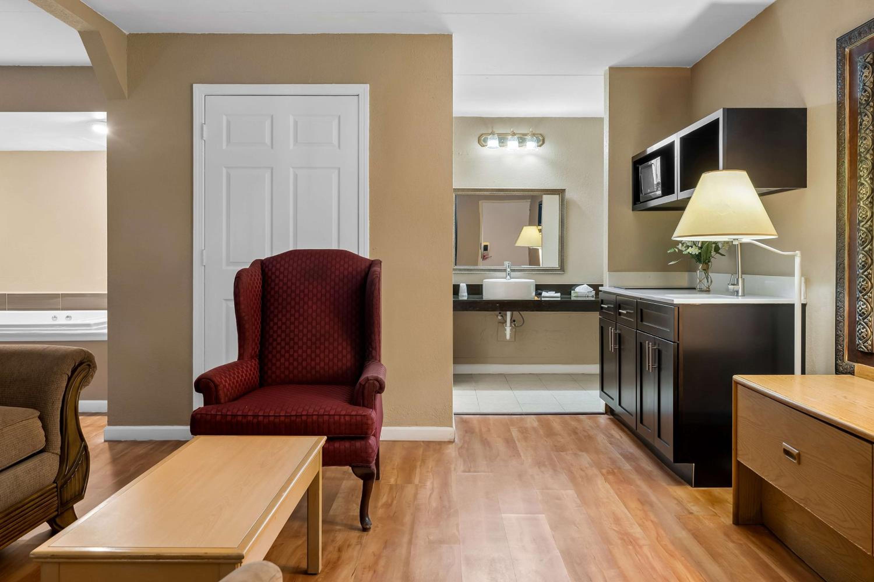 King Suite with Jetted Tub - Photo 1