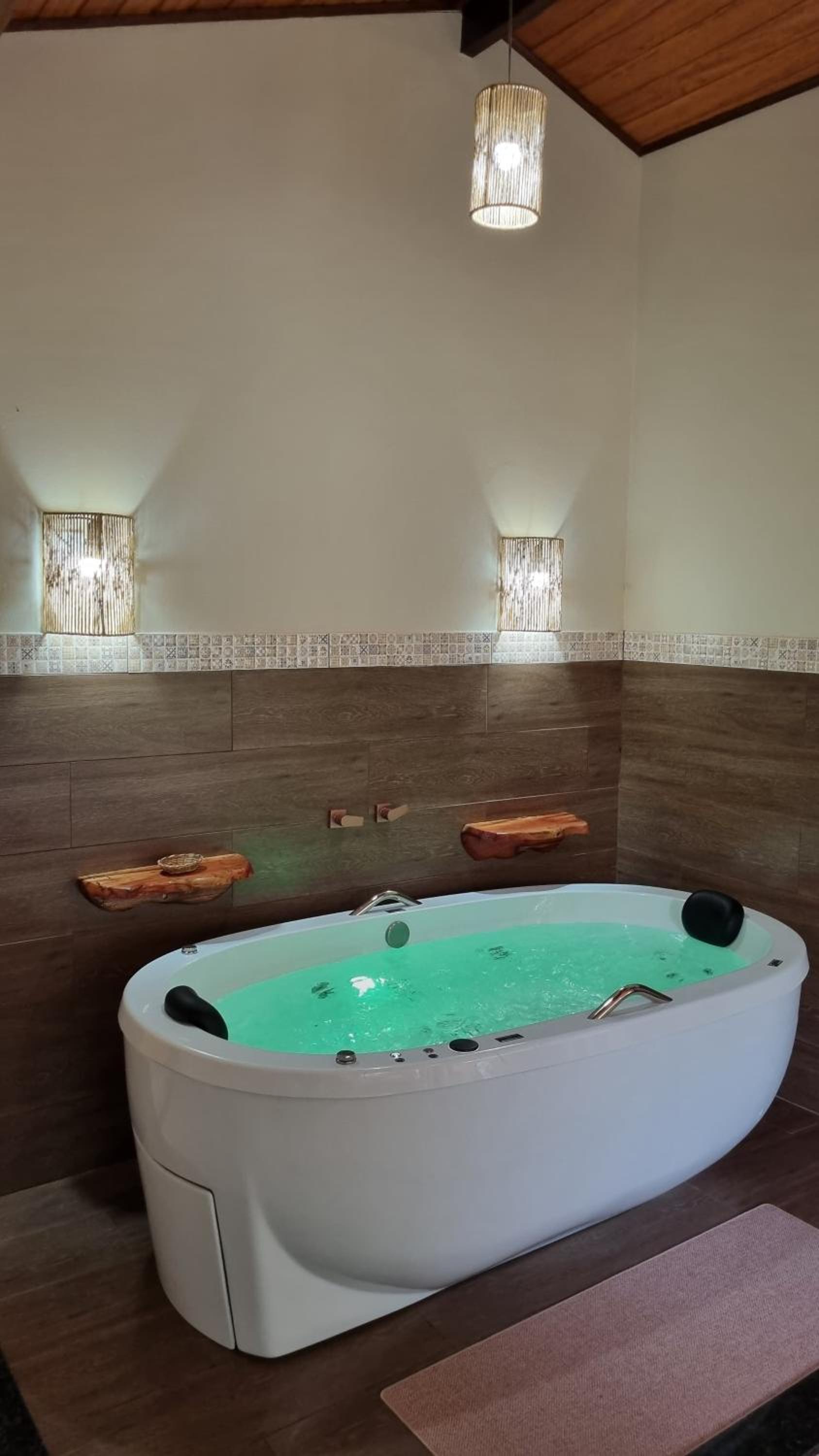 Queen Room with Spa Bath photo 3