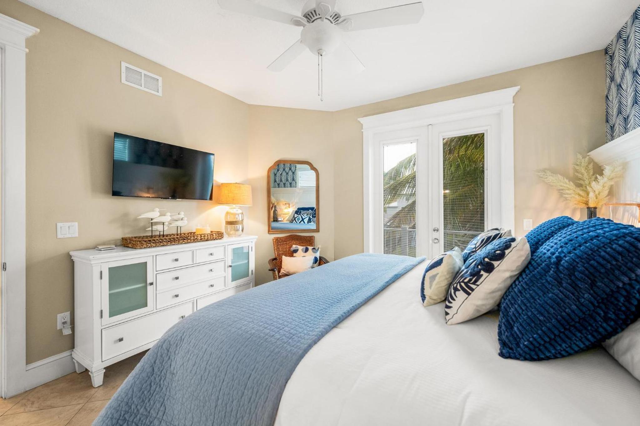 Five-Bedroom House photo 1
