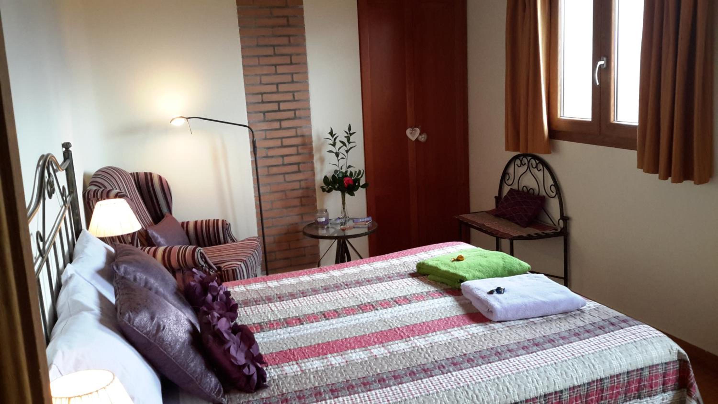 Habitación Doble con Vista al Jardín y a la Montaña