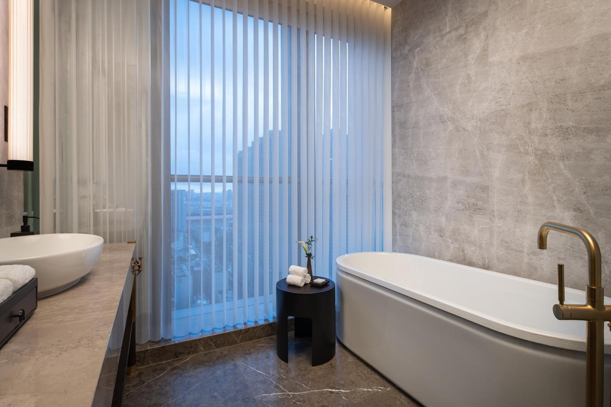 Premium Twin Room photo 3