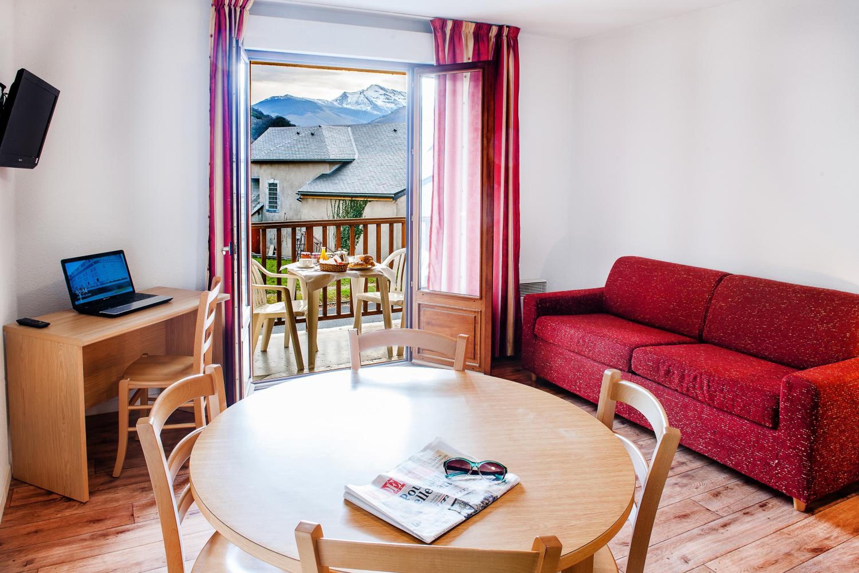 Apartment (4 Adults)