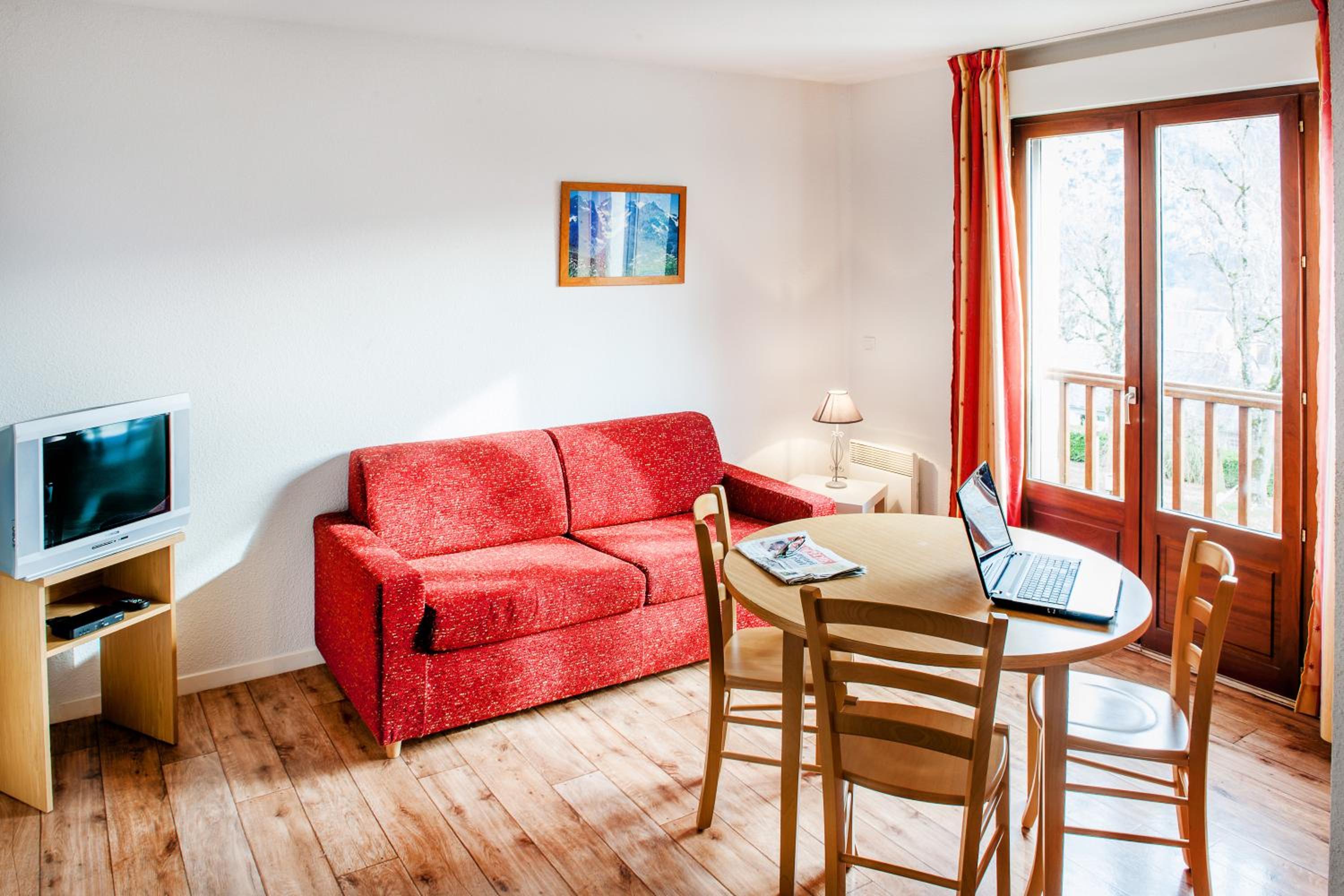 Studio (2 Adults)