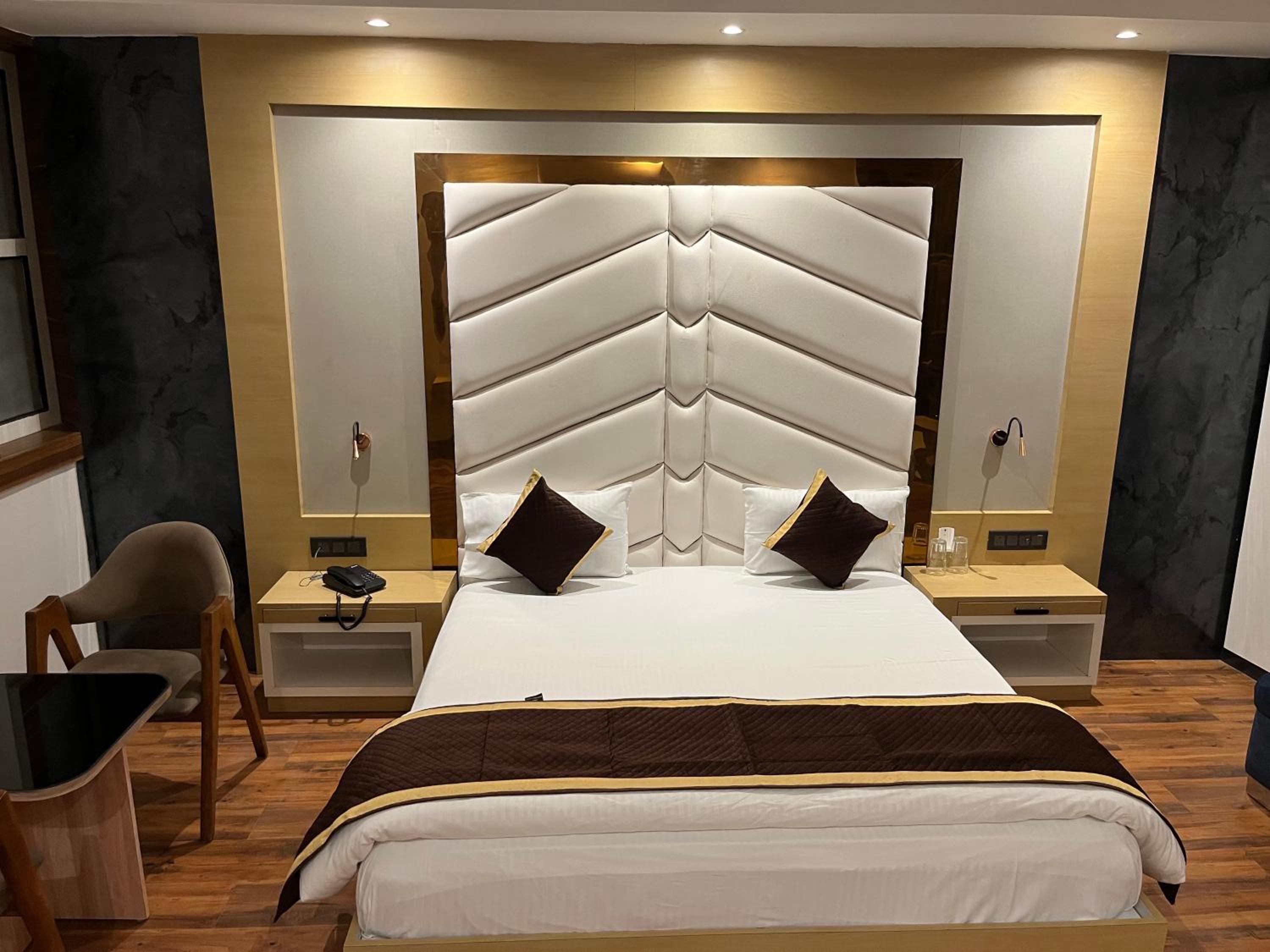 Superior King Room