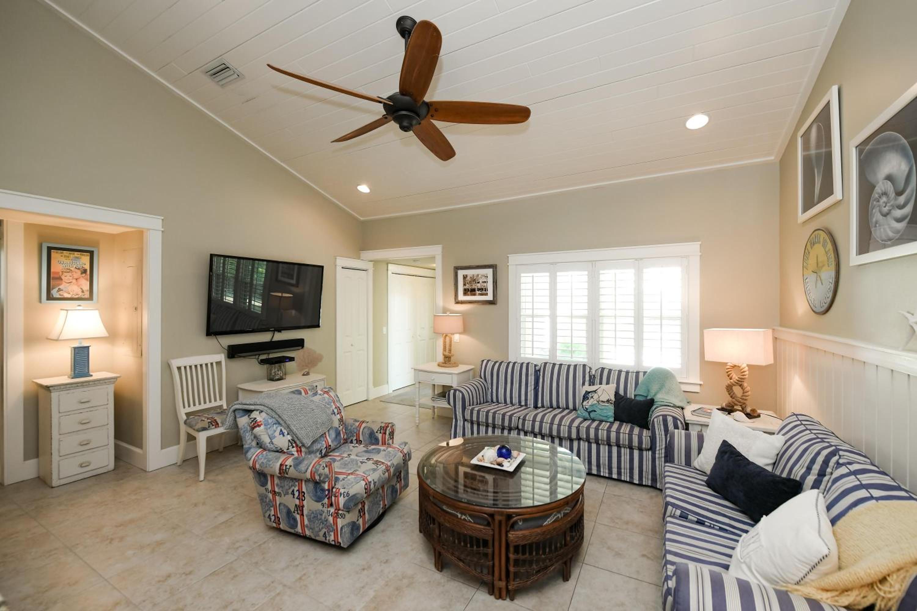 Four-Bedroom House photo 3