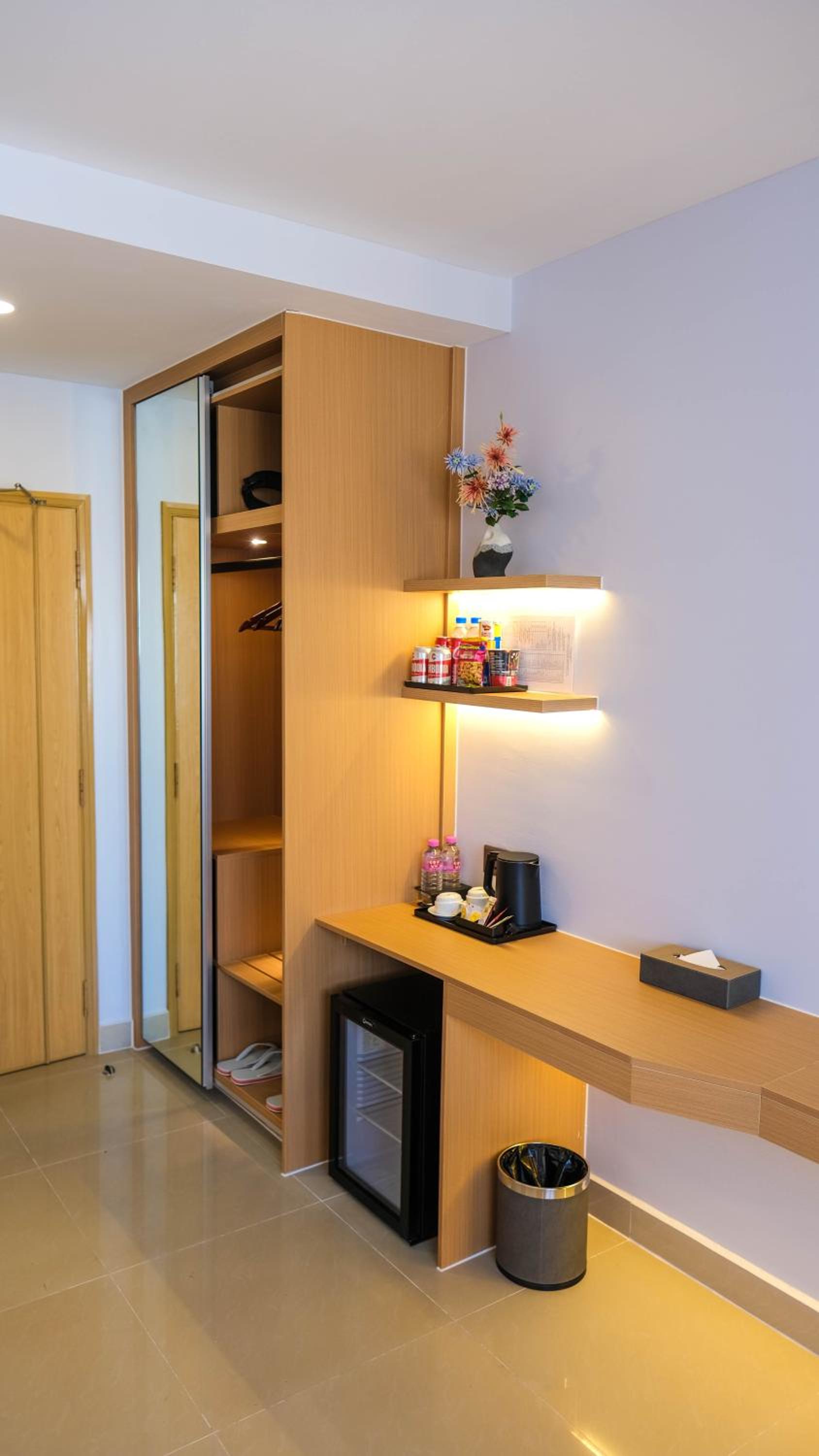 Deluxe King Room photo 2