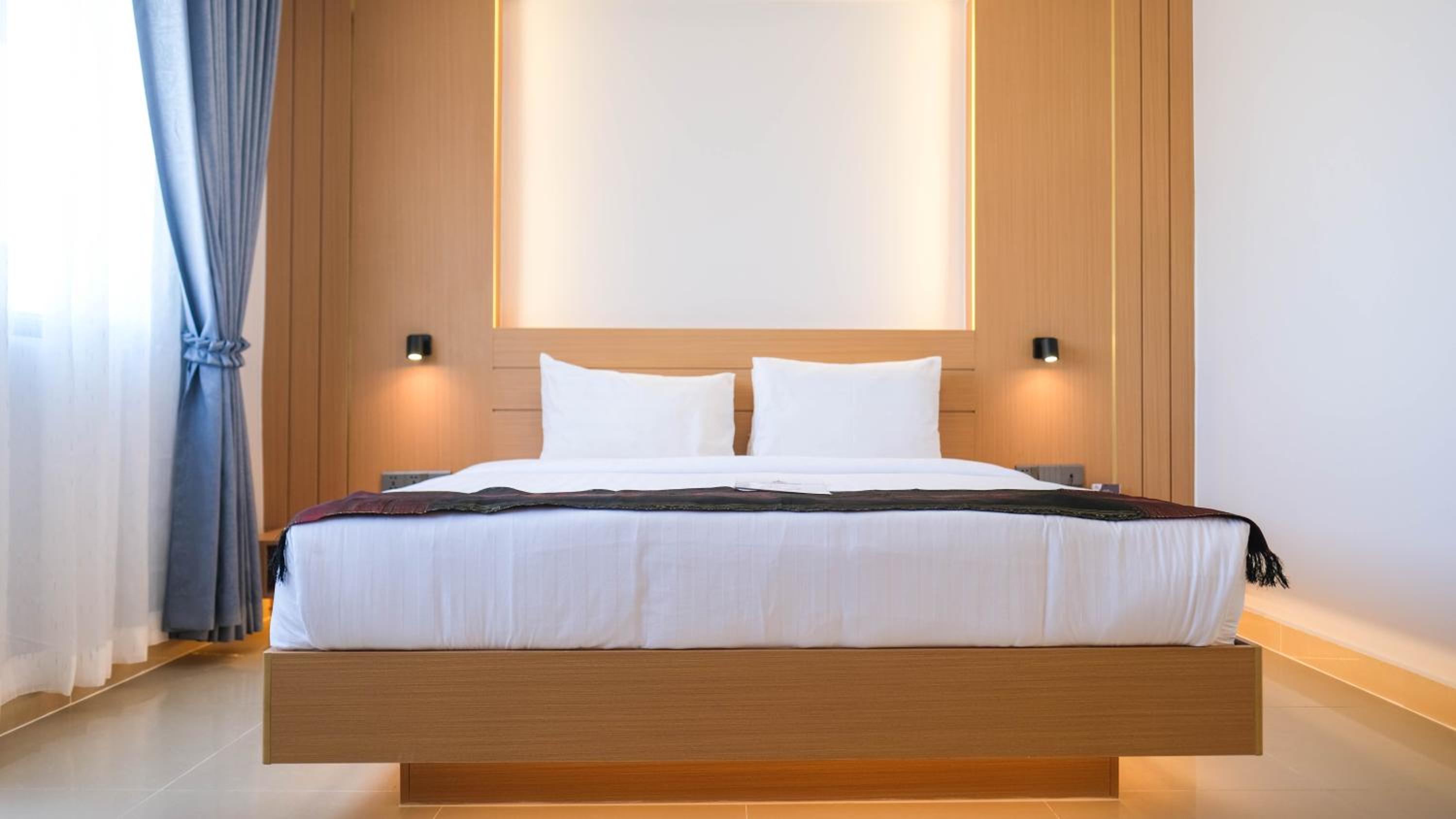 Deluxe King Room photo 3