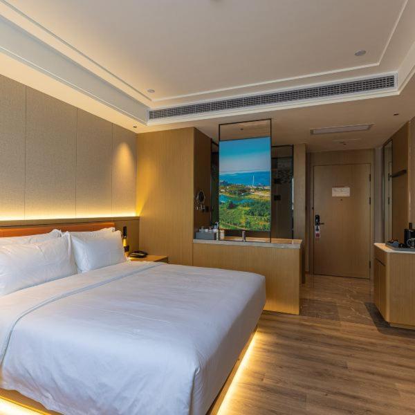 Elegant King Room photo 3