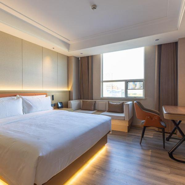 Elegant King Room photo 2