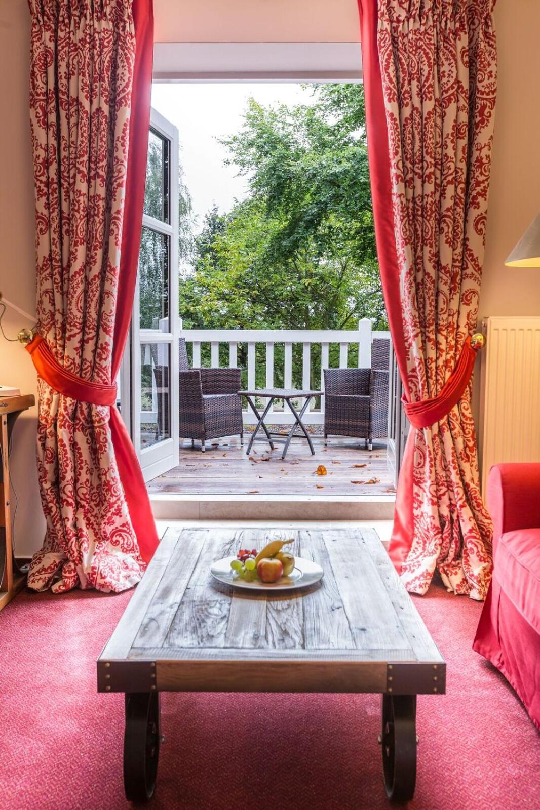 Double Room with Balcony - Photo 3