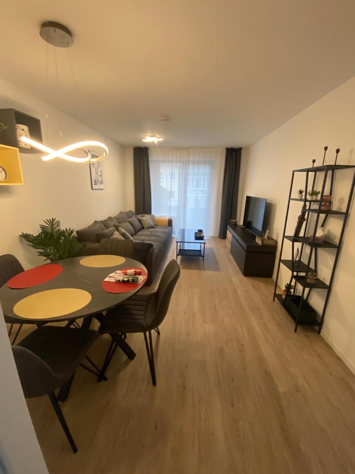 One-Bedroom Apartment with Balcony photo 1