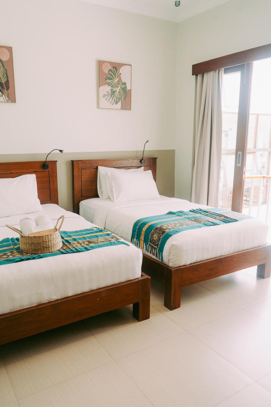 Standard Twin Room with Sea View photo 2