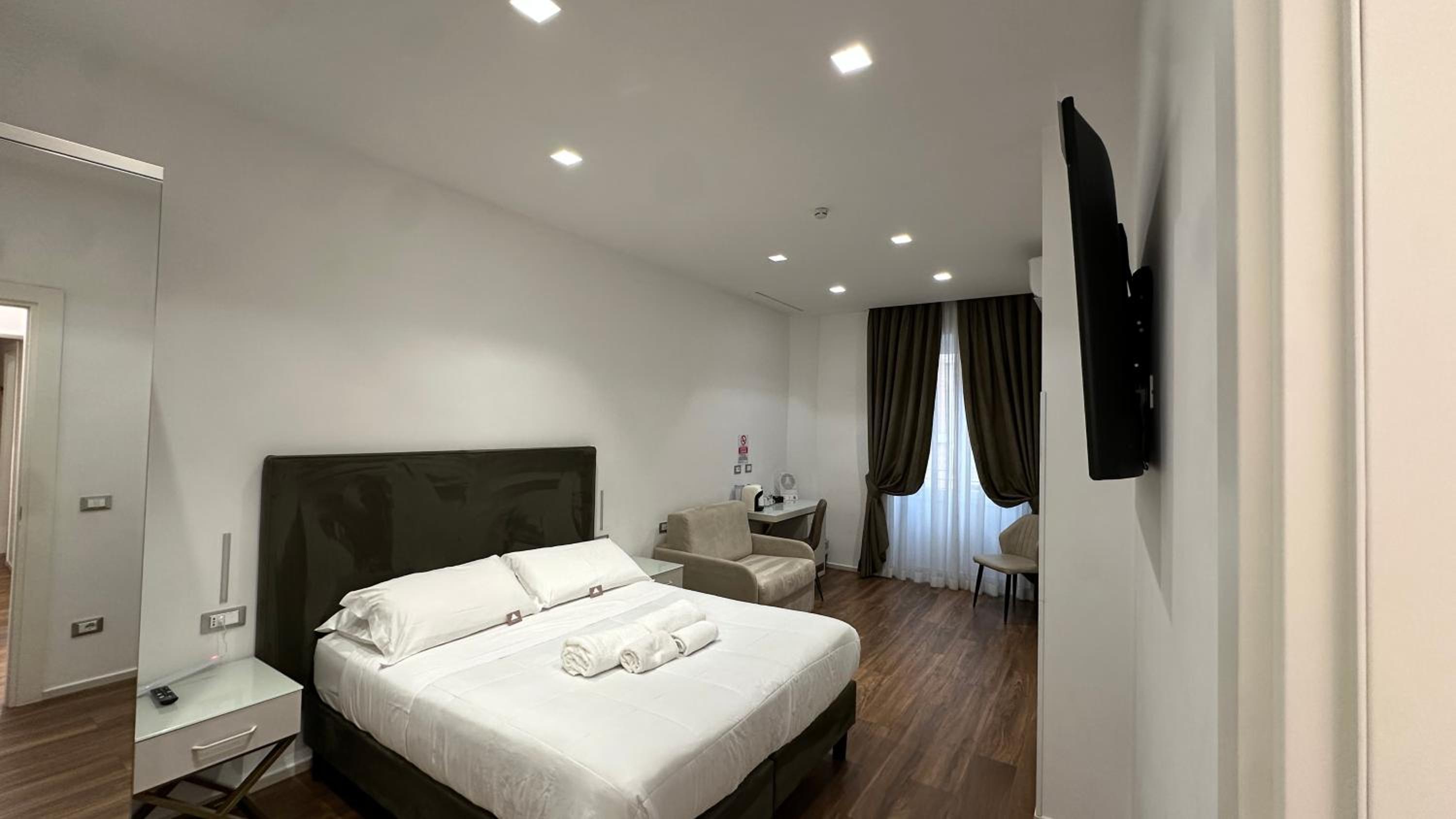 Comfort Triple Room with Shower photo 2