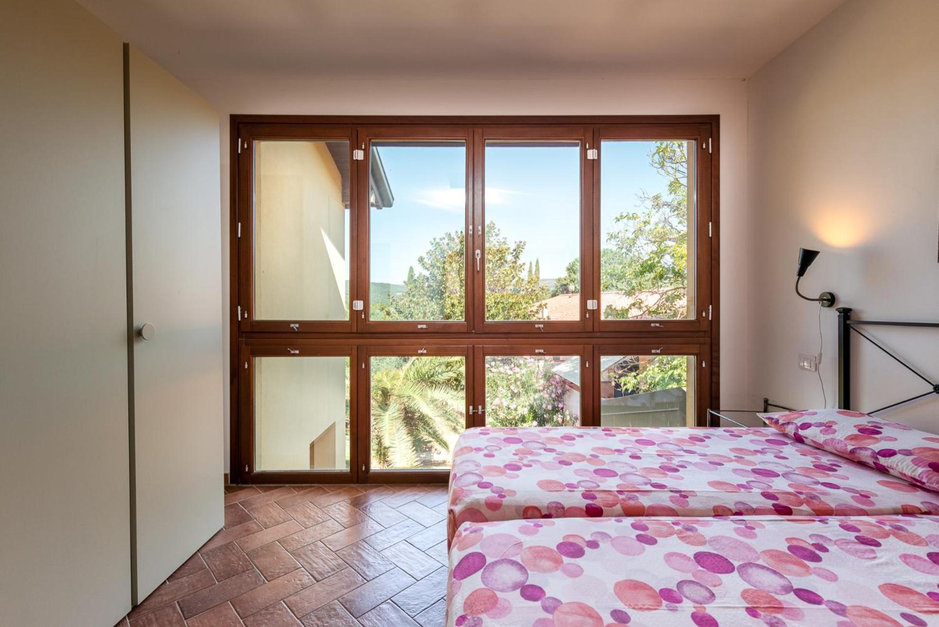 Large Double or Twin Room photo 1