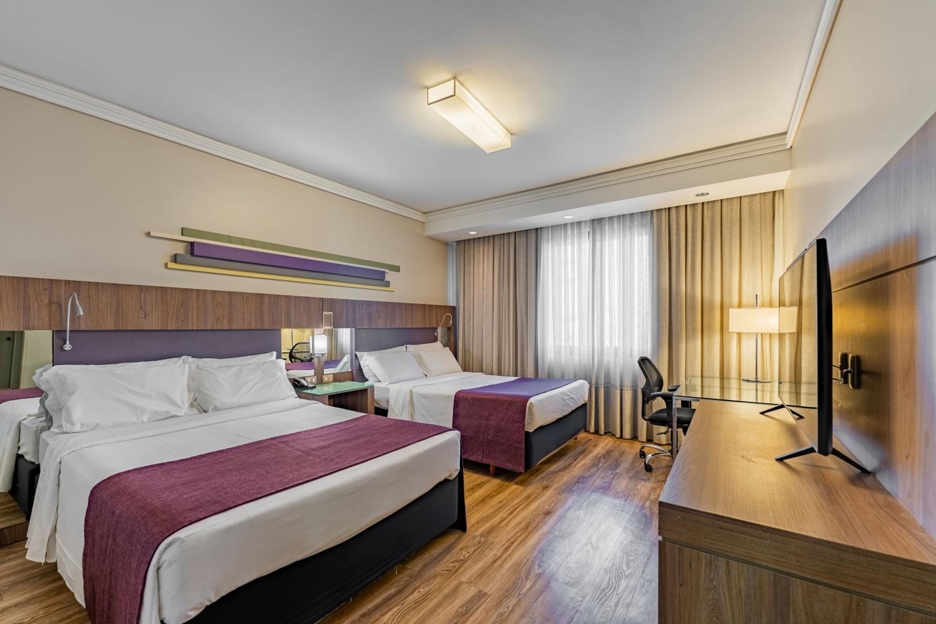 Deluxe Double Room with Two Double Beds photo 2