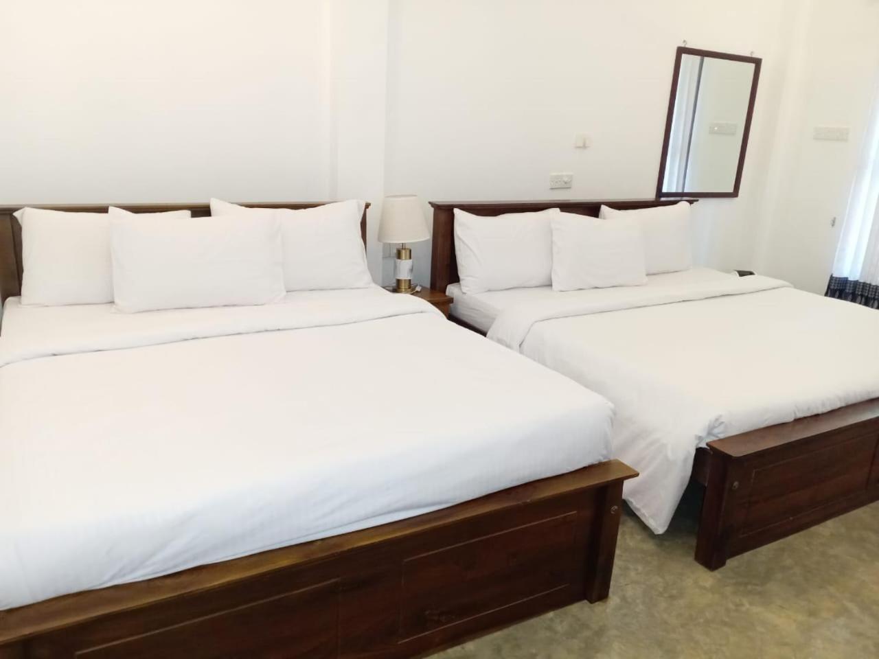 Deluxe King Room photo 1