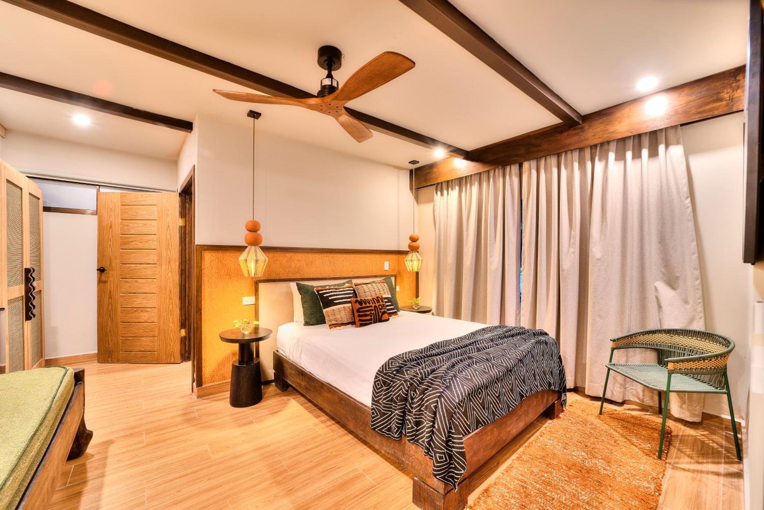 Superior Quadruple Room photo 2