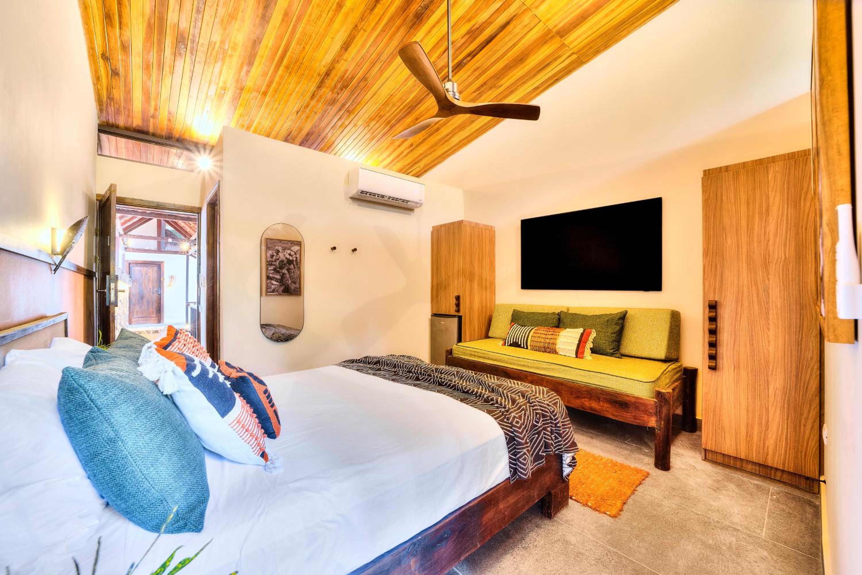 Deluxe Triple Room photo 2
