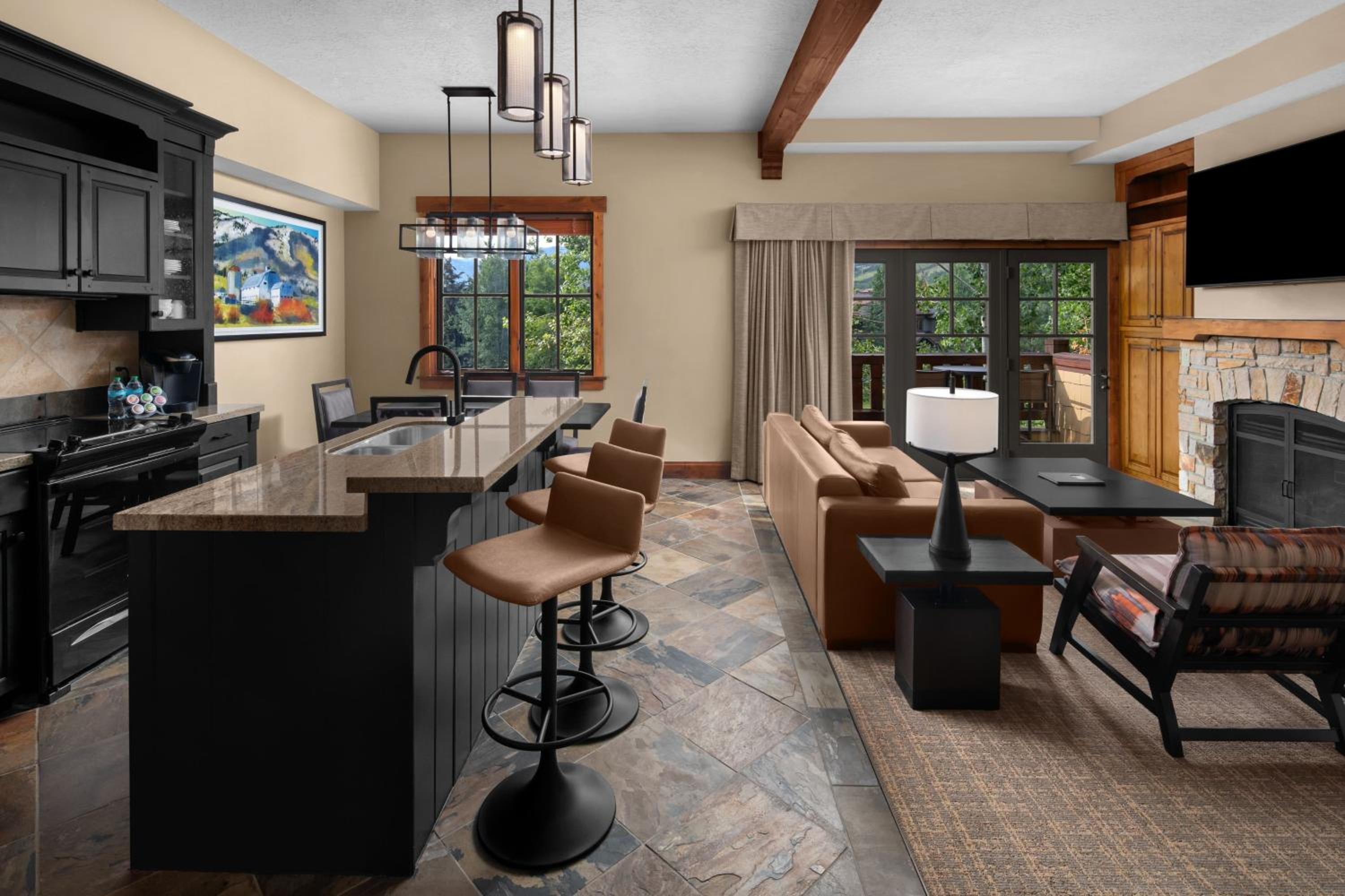 Governors, 2 Bedroom Suite, Mountain or Golf view, Fireplace, photo 6