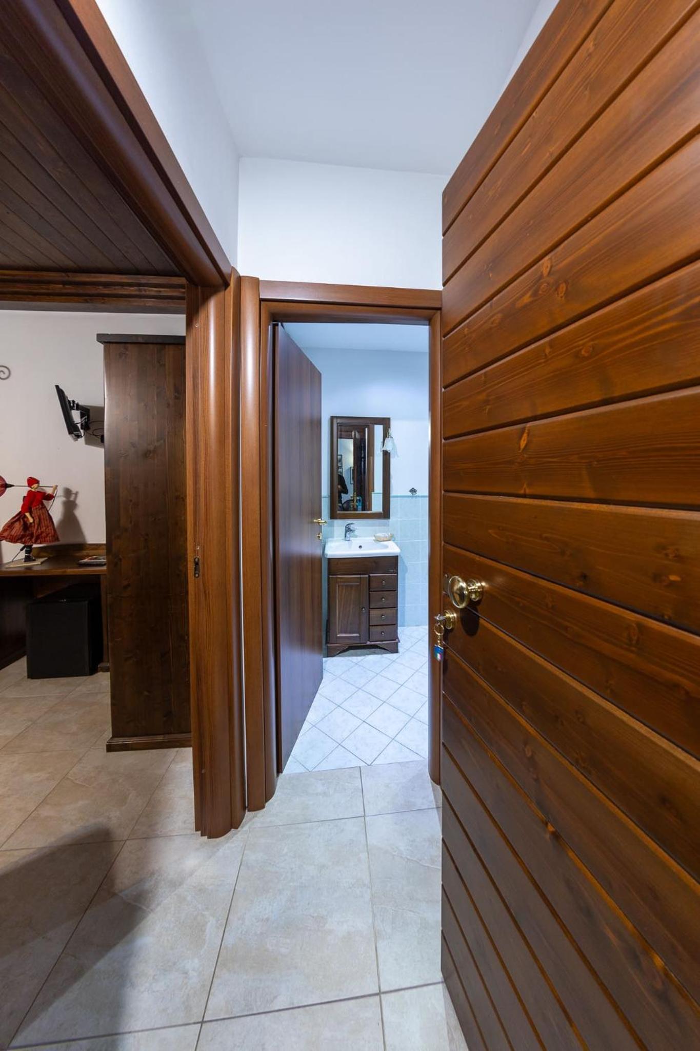Economy Double or Twin Room photo 2