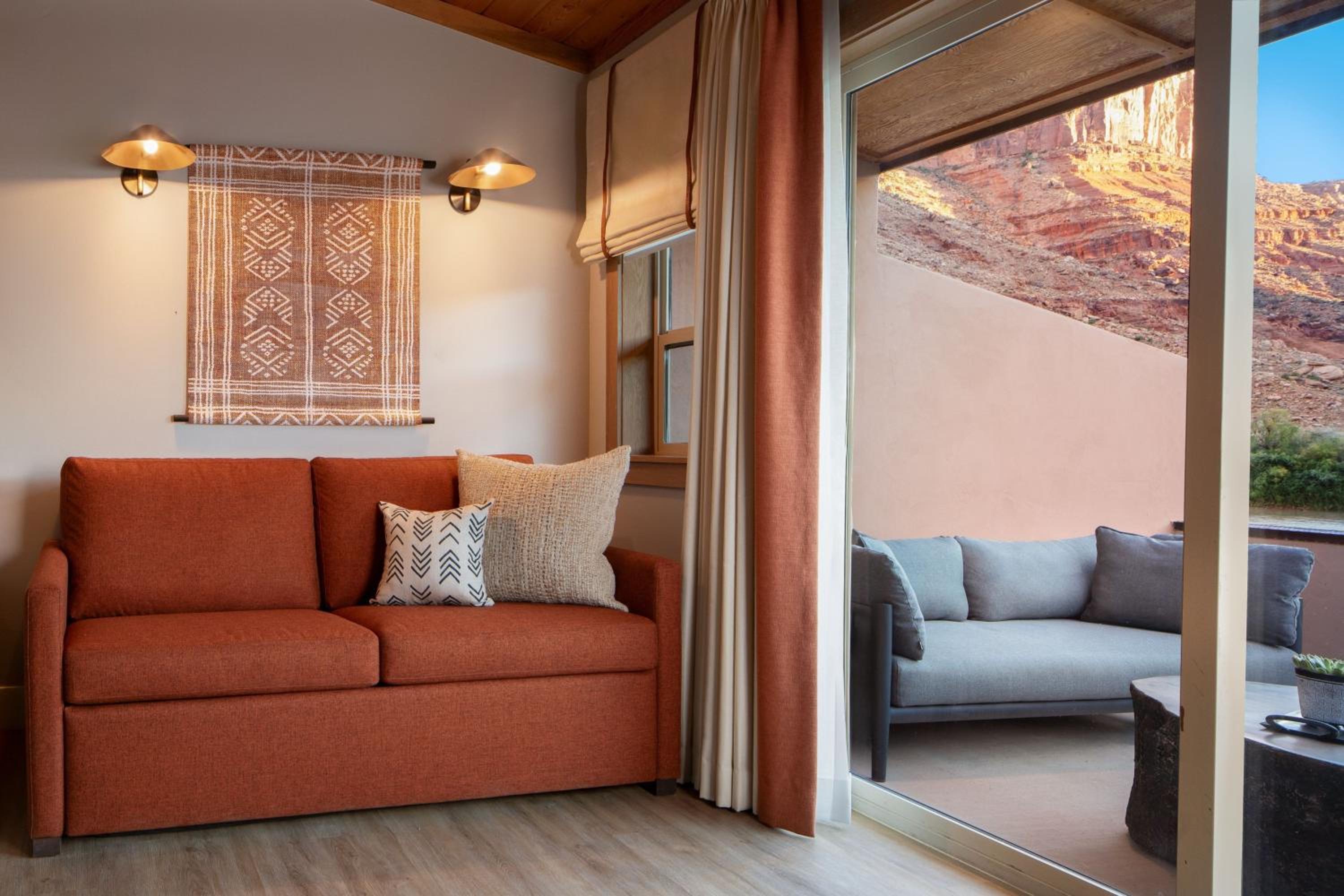 Riverfront King Suite with Sofa Bed photo 3