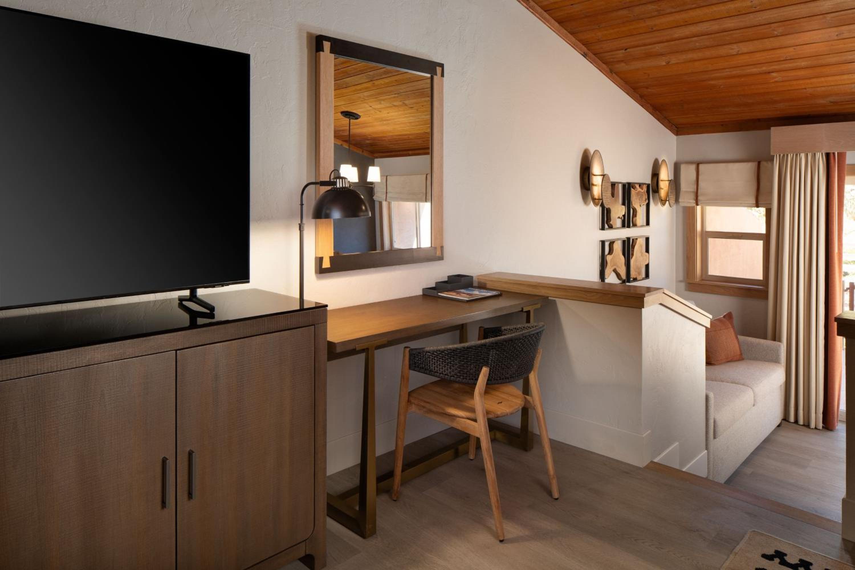 Riverfront King Suite with Sofa Bed photo 2