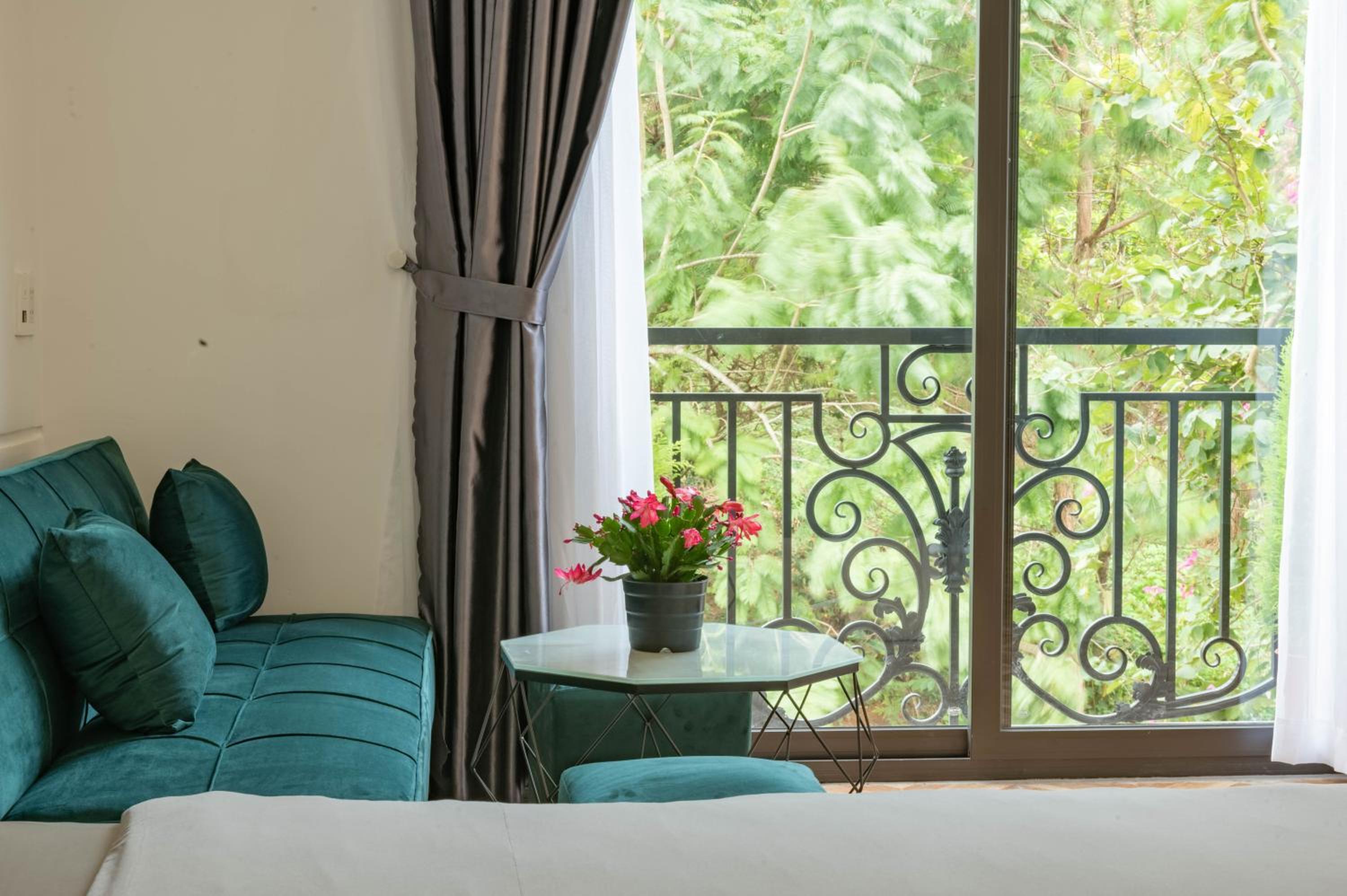 King Room with Balcony photo 3