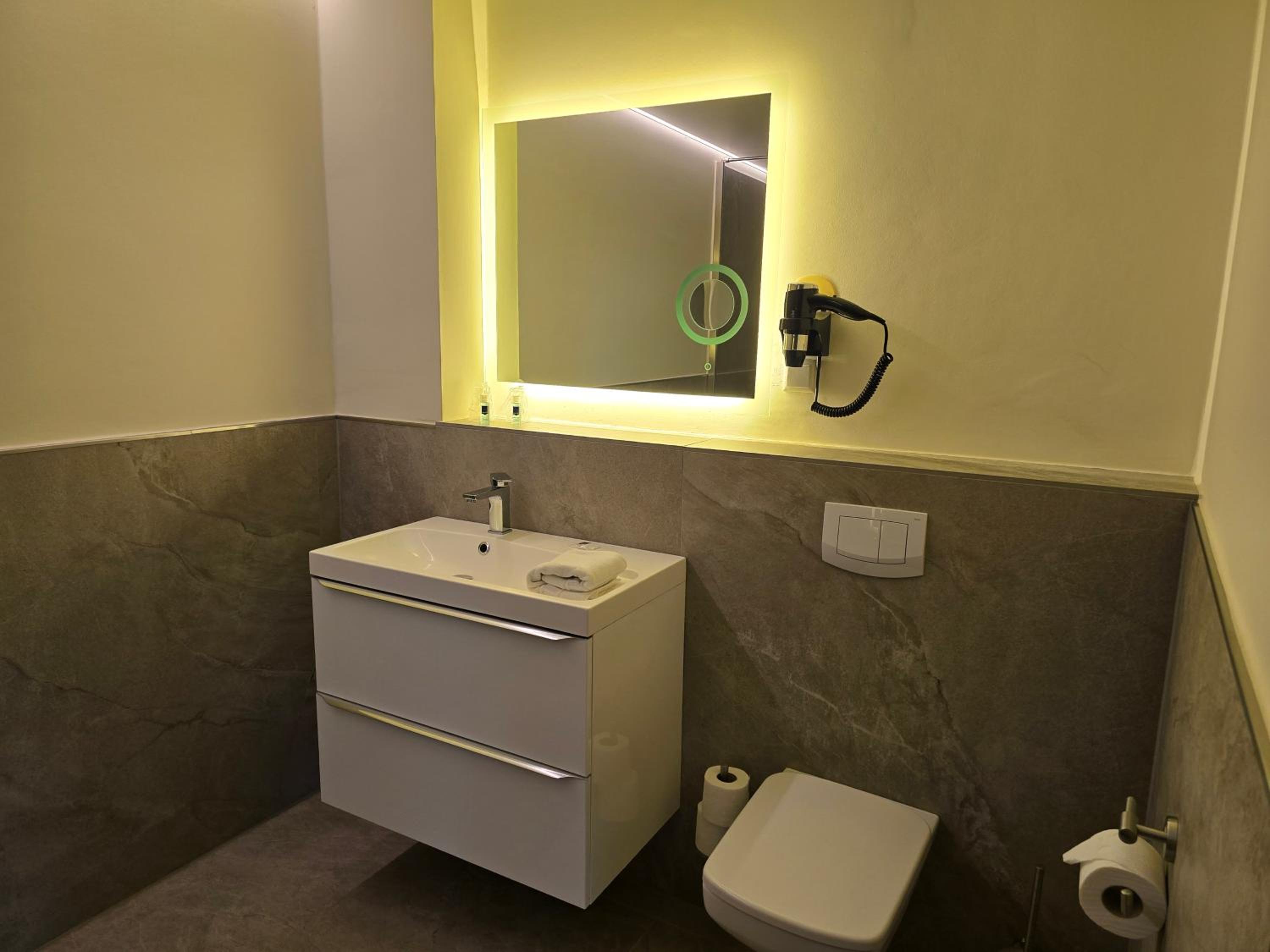 Junior Suite with Balcony photo 3