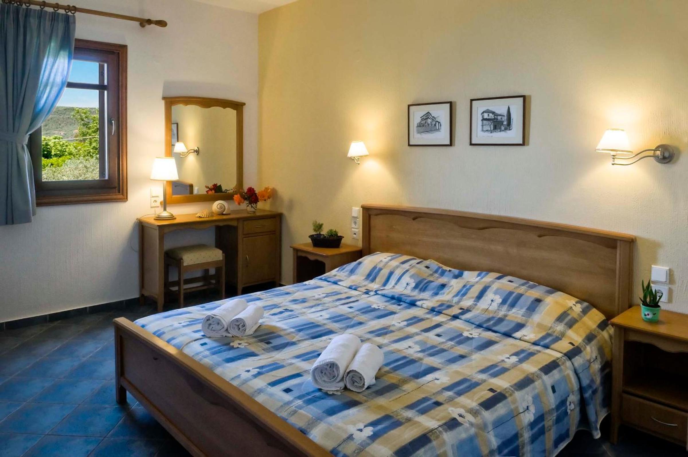 Deluxe One-Bedroom Apartment with Sea View