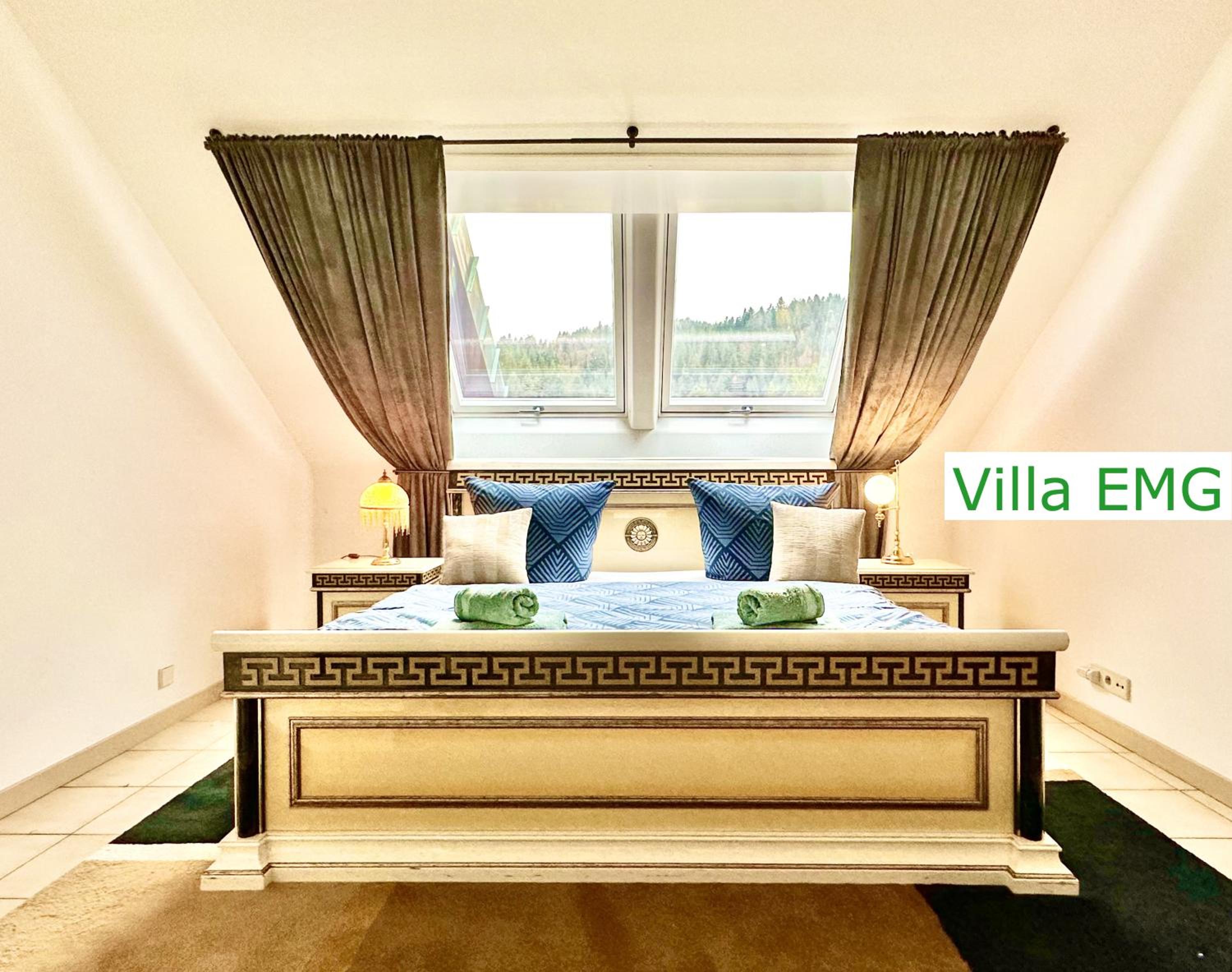 Villa photo 3