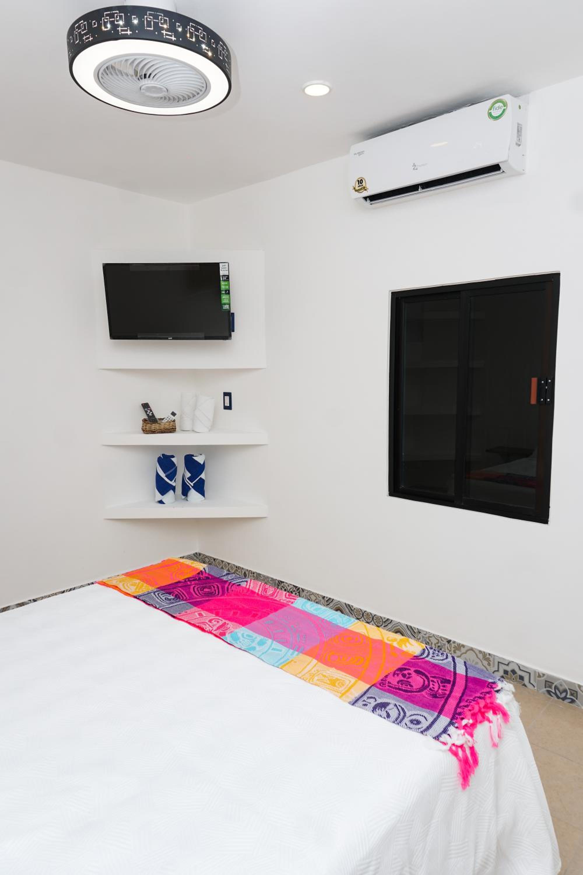 Double Room - Photo 16